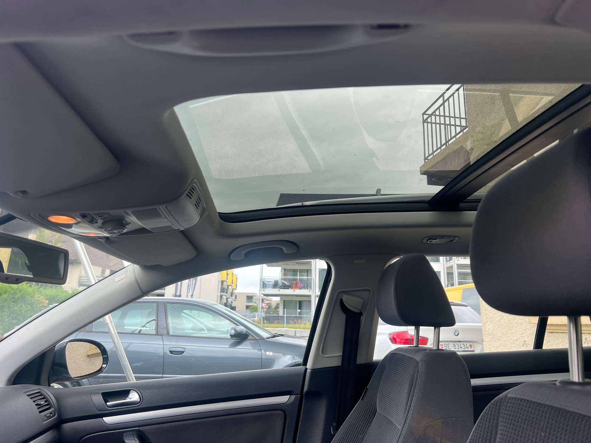 VW Golf Variant 1.9 TDI Comfortline 4Motion-image-10