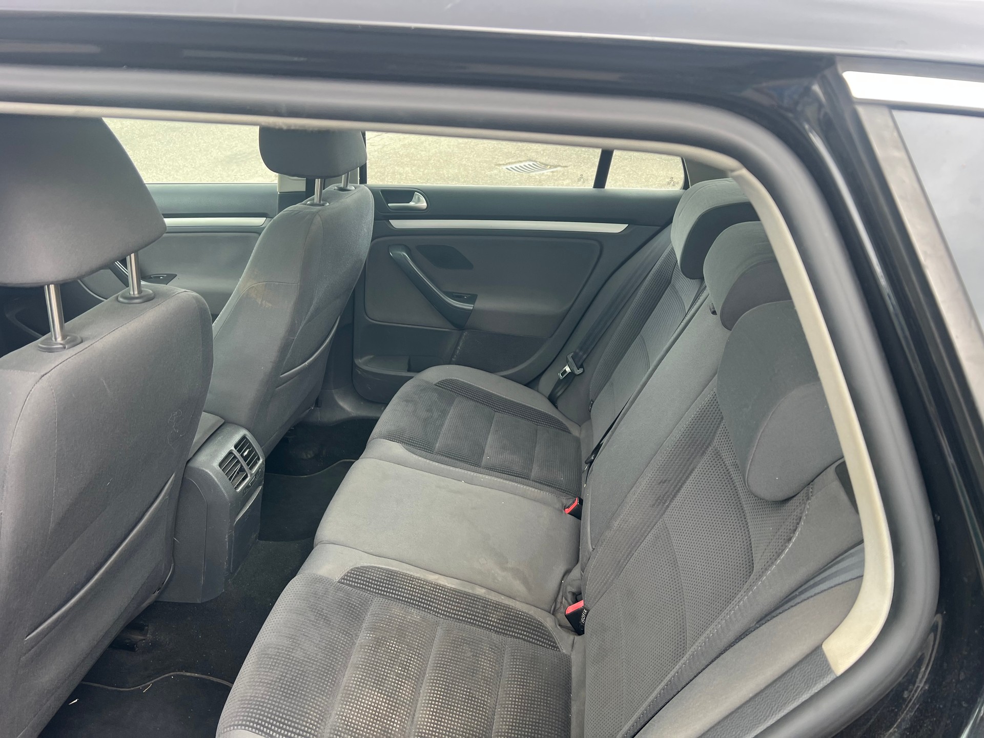VW Golf Variant 1.9 TDI Comfortline 4Motion-image-8