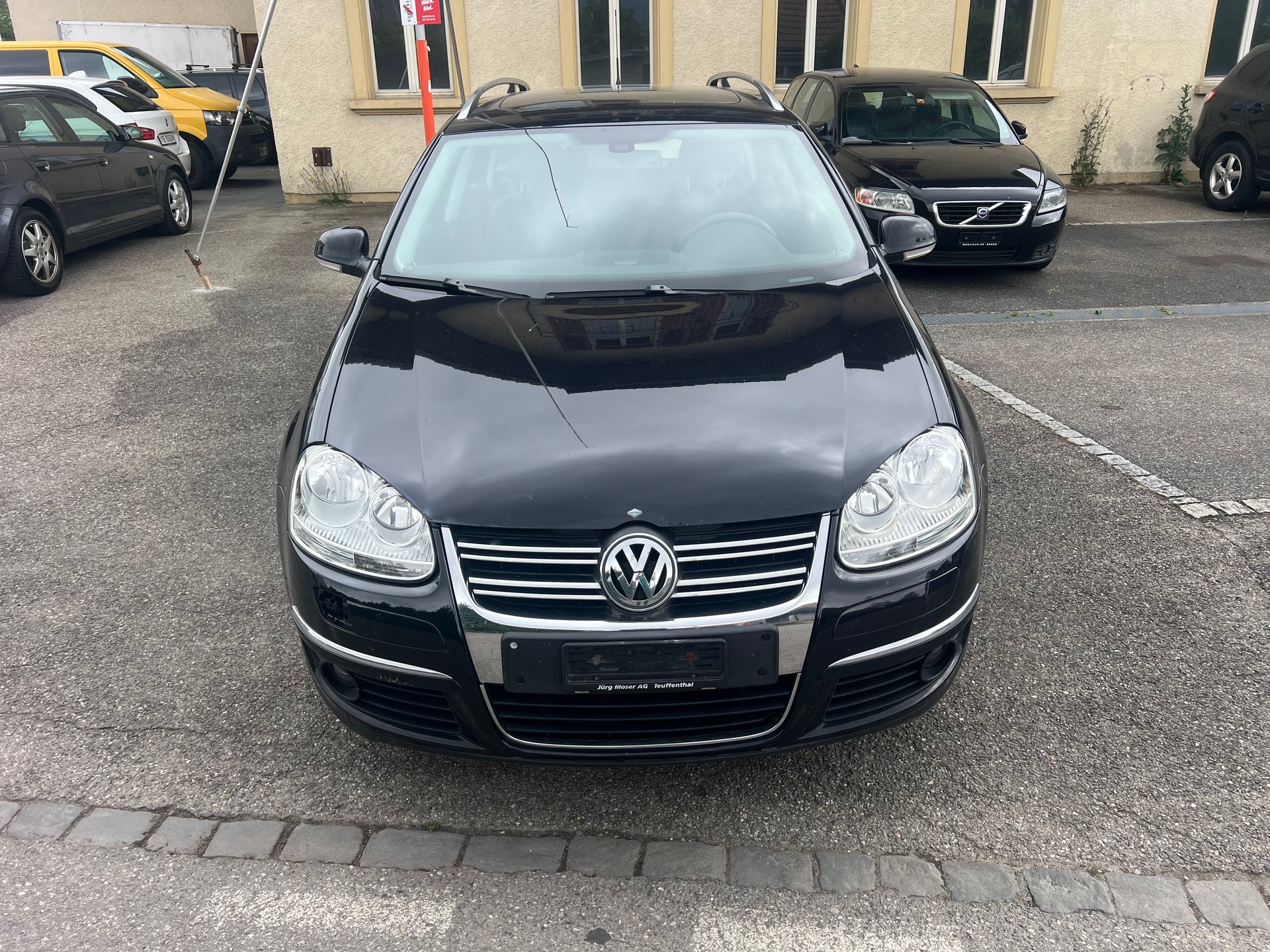 VW Golf Variant 1.9 TDI Comfortline 4Motion-image-0