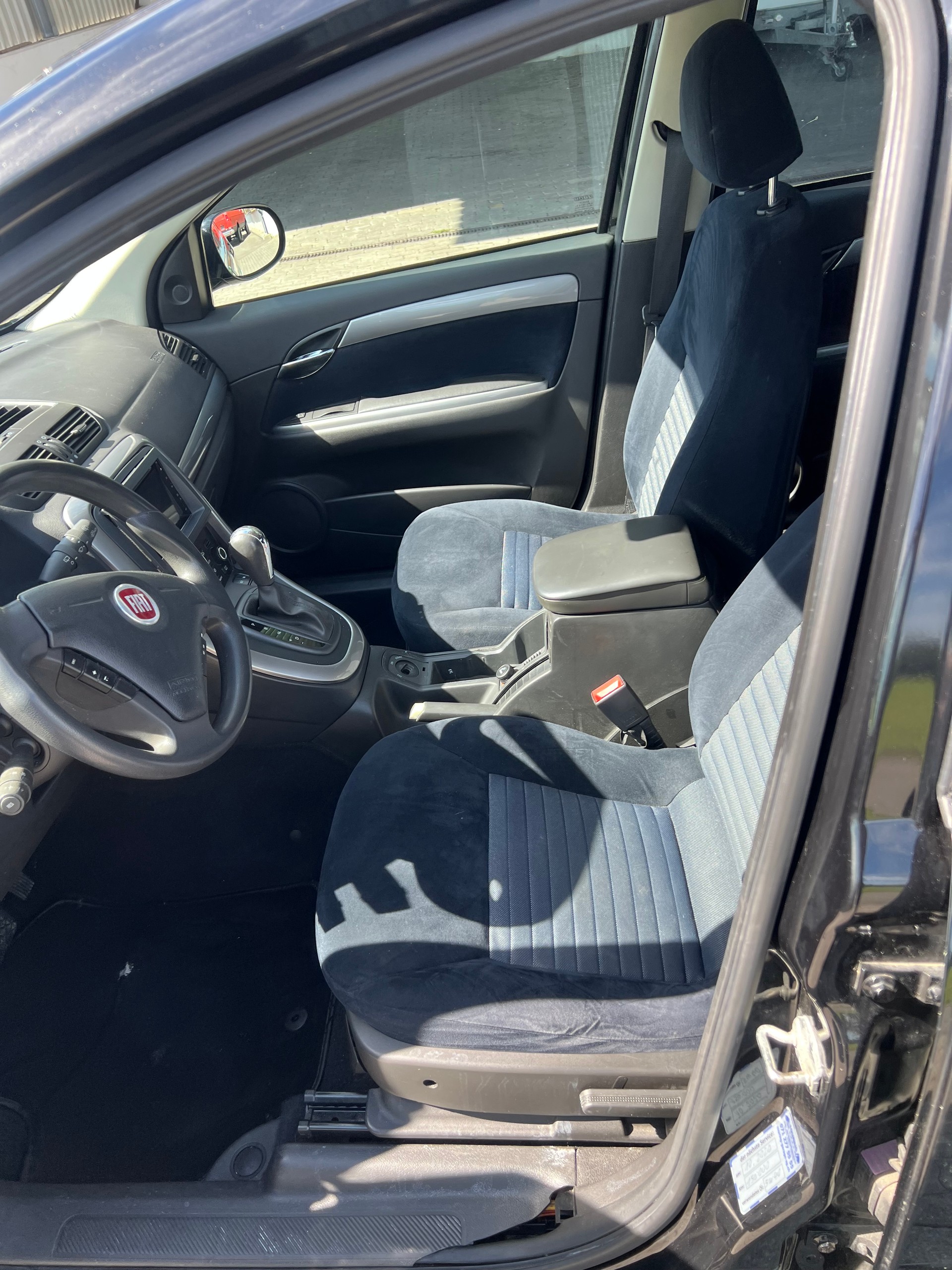 FIAT Croma 2.2 Dynamic Automatic-image-8