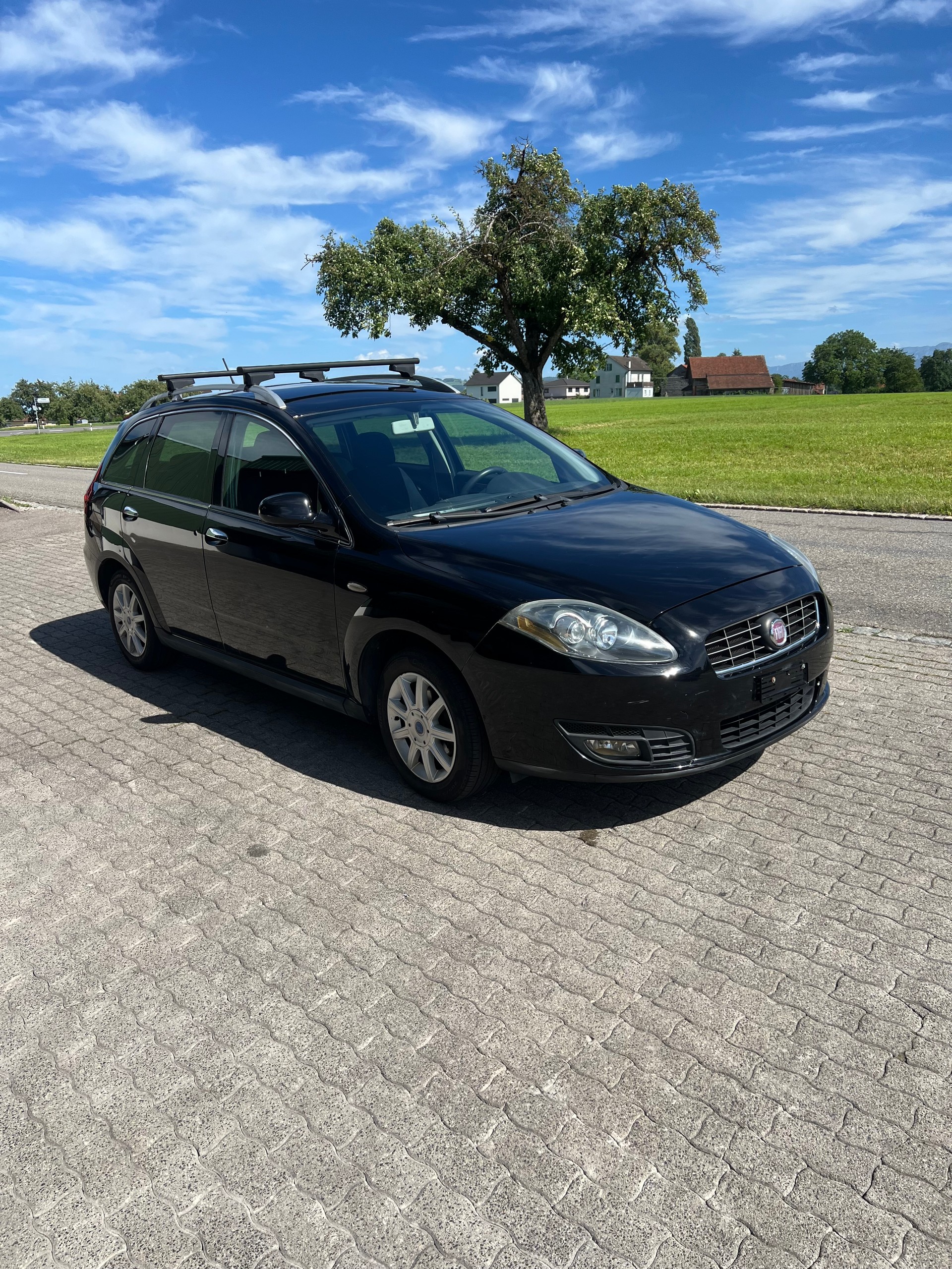 FIAT Croma 2.2 Dynamic Automatic-image-1
