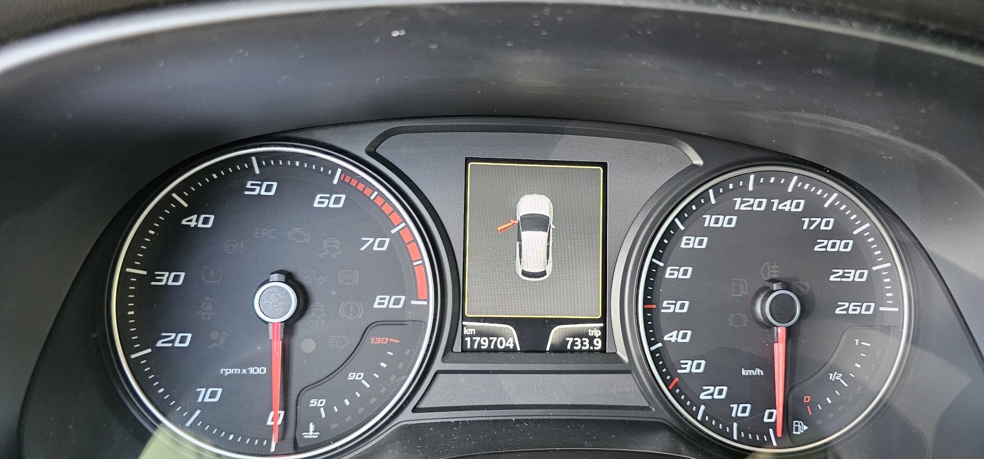 SEAT Leon 2.0 TSI Cupra R-image-11