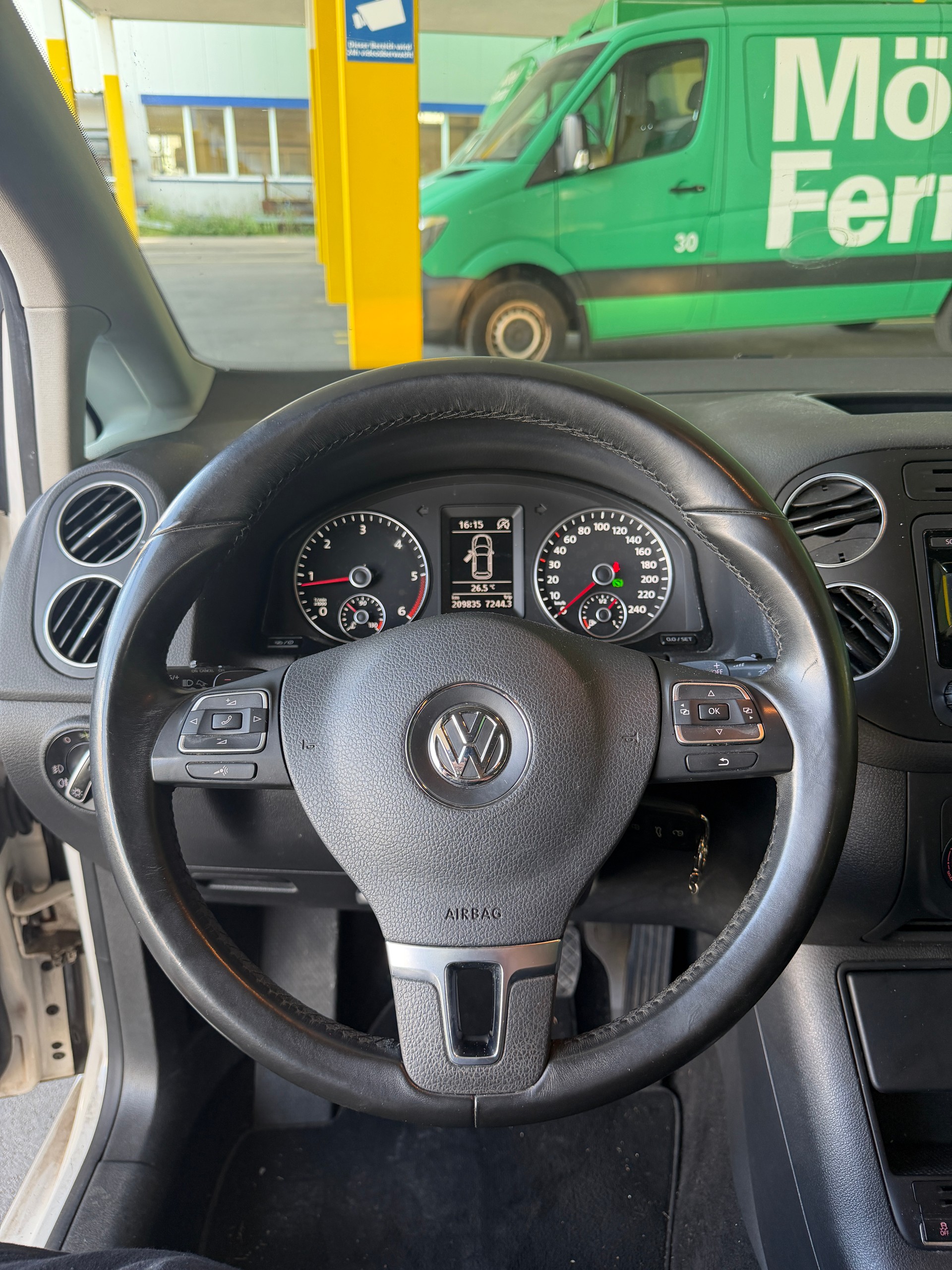 VW Golf Plus 1.6 TDI BMT Comfortline DSG-image-11