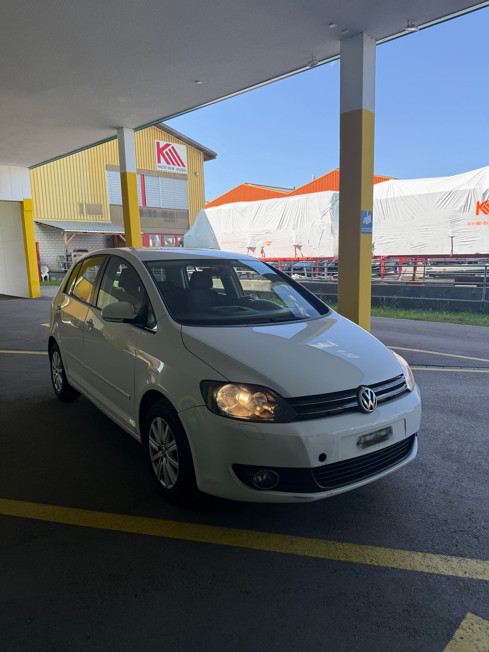 VW Golf Plus 1.6 TDI BMT Comfortline DSG-image-2