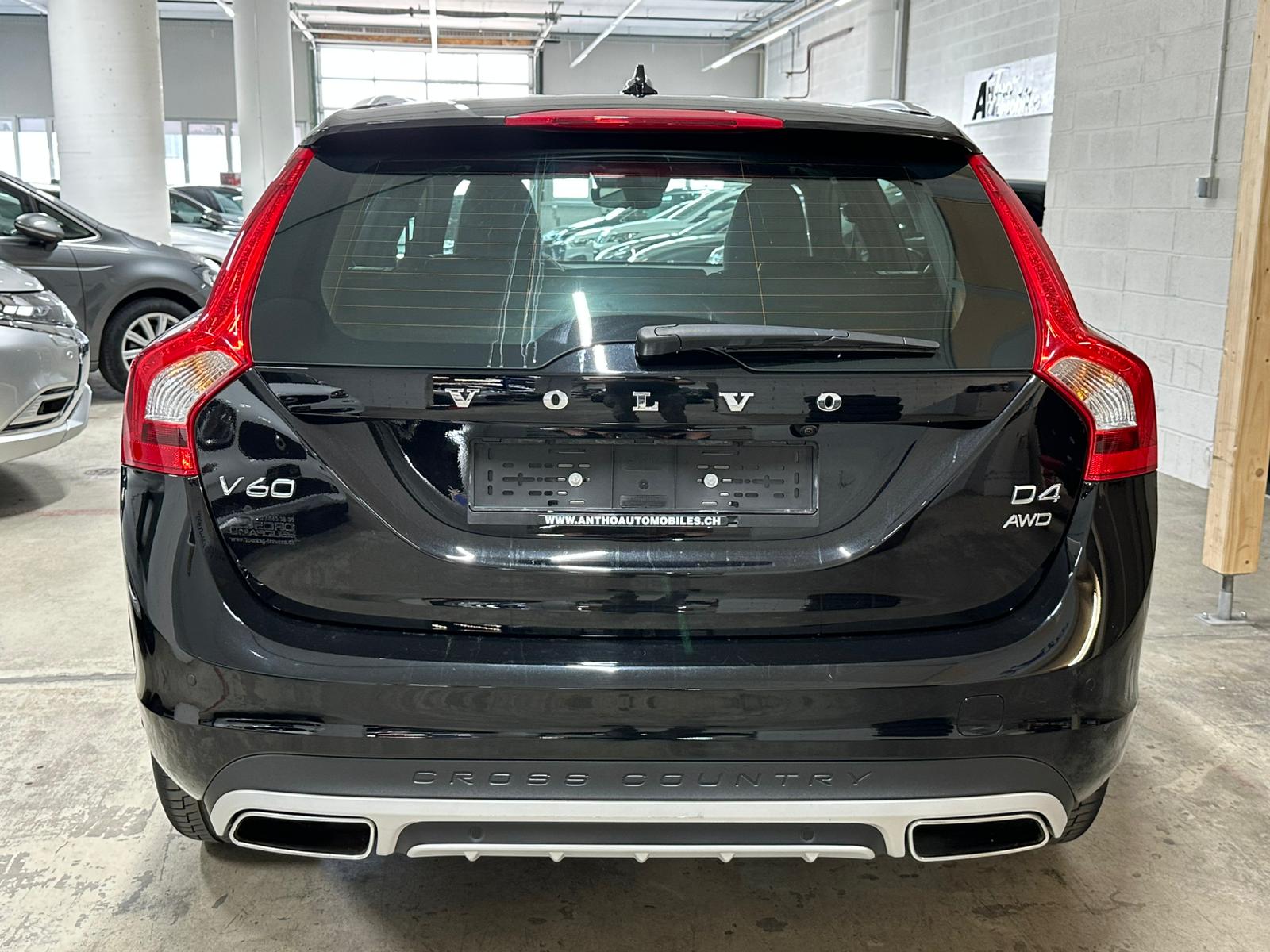 VOLVO V60 Cross Country D4 AWD Kinetic Geartronic-image-5