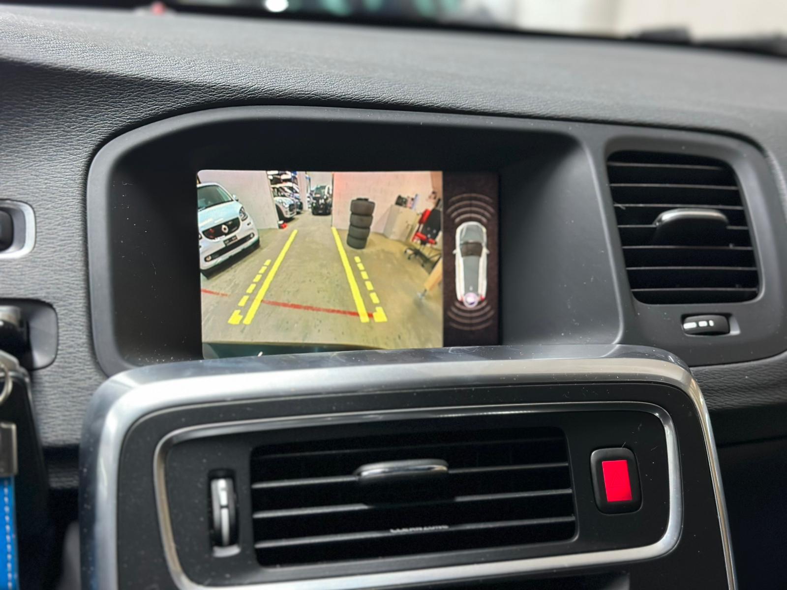 VOLVO V60 Cross Country D4 AWD Kinetic Geartronic-image-11