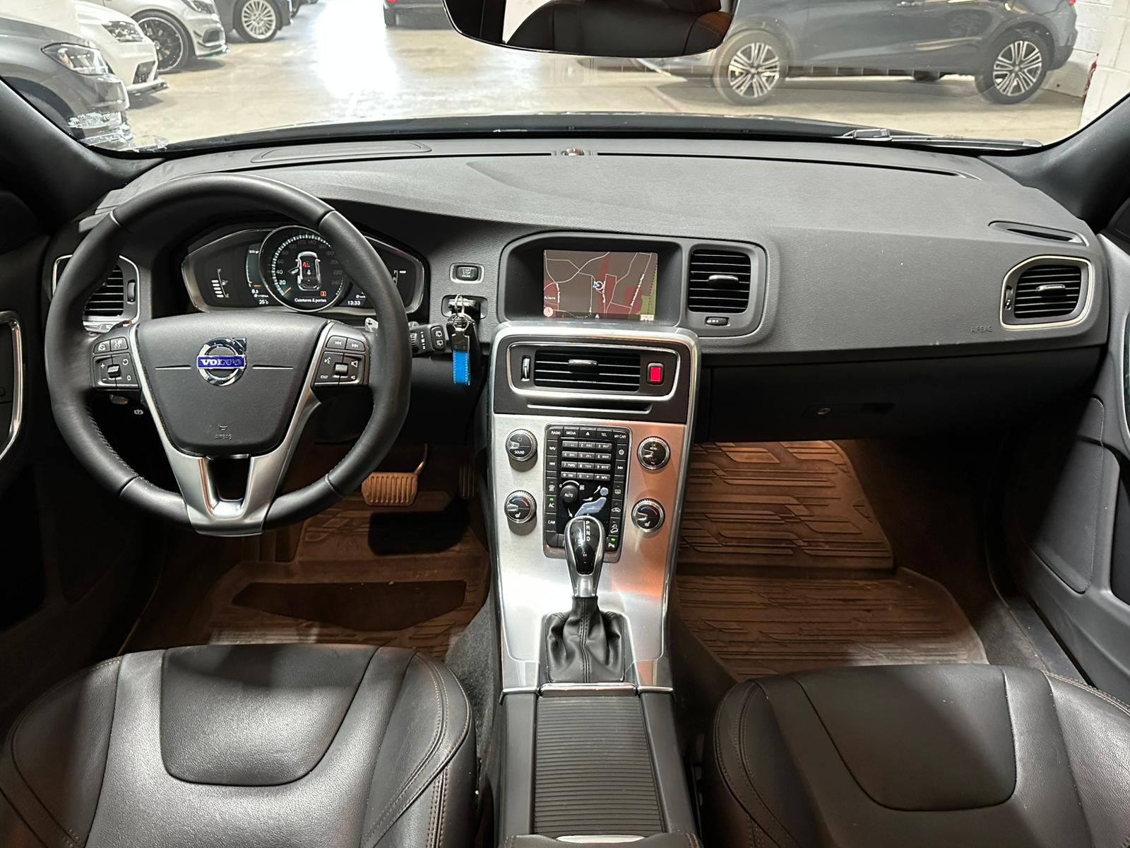 VOLVO V60 Cross Country D4 AWD Kinetic Geartronic-image-7