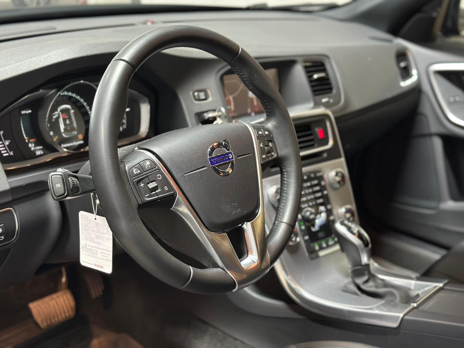 VOLVO V60 Cross Country D4 AWD Kinetic Geartronic-image-8