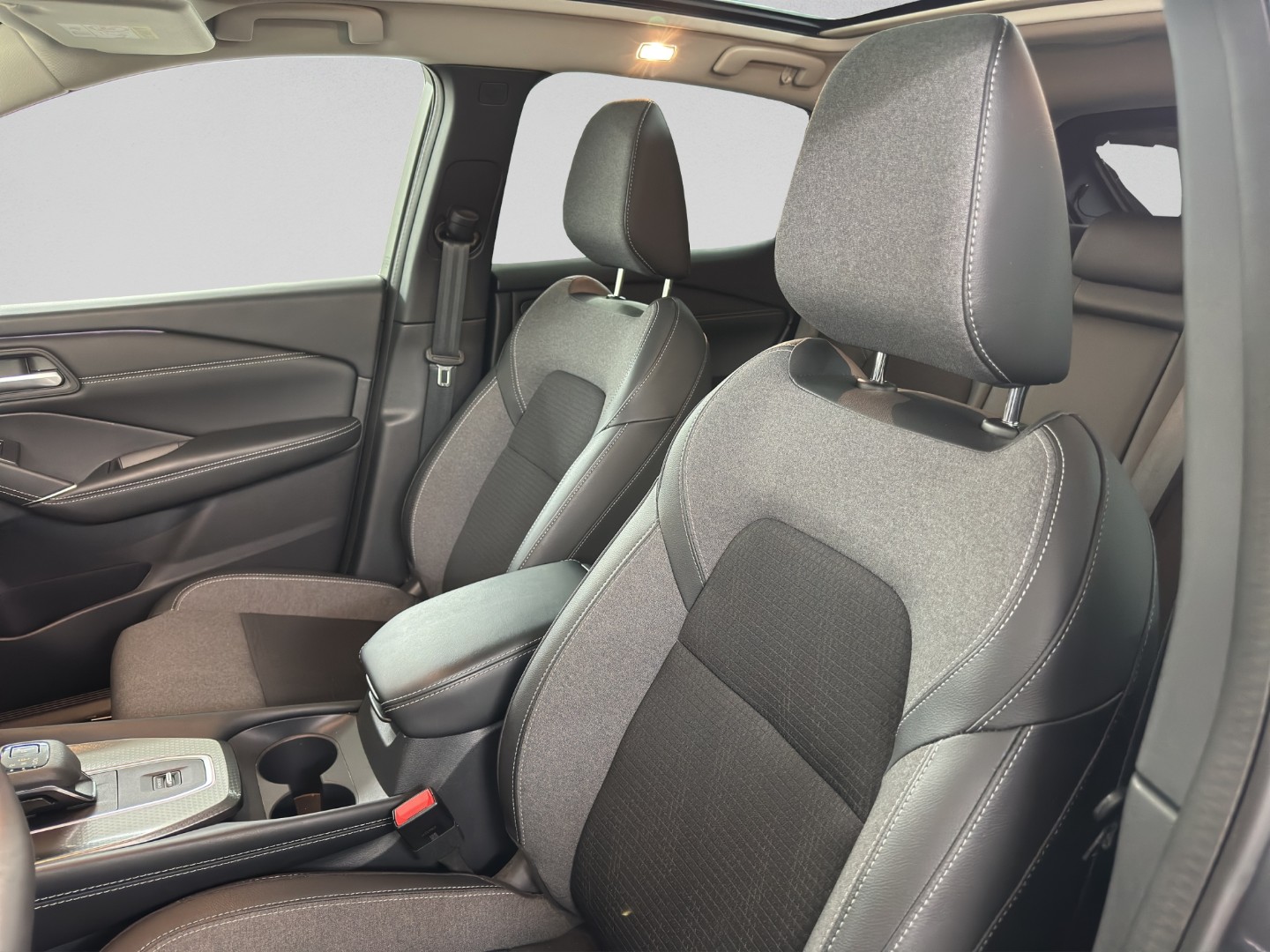 NISSAN Qashqai 1.3 DIG-T MHEV N-Connecta Xtronic-image-17