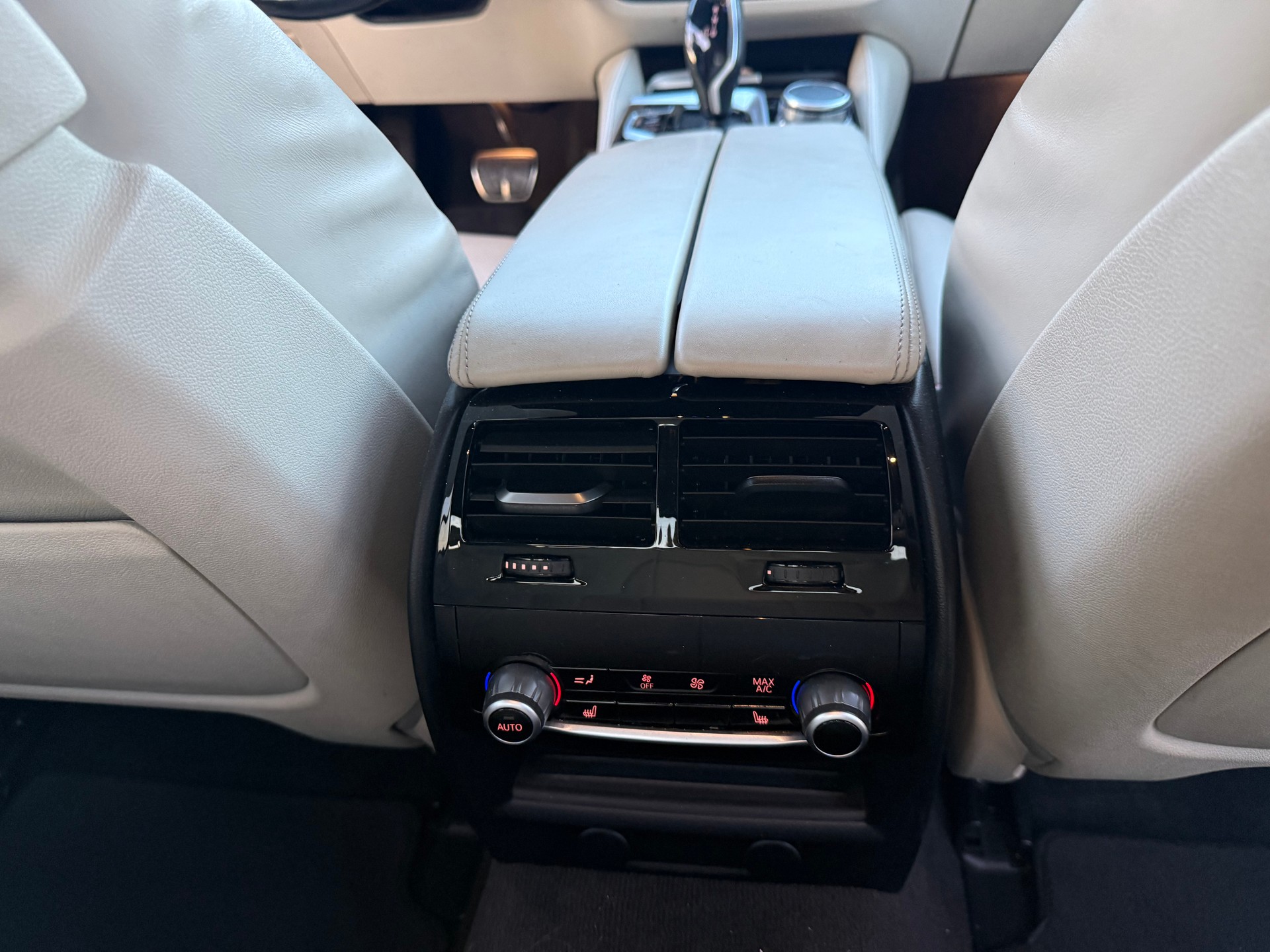 BMW 540i xDrive Sport Line Steptronic-image-13