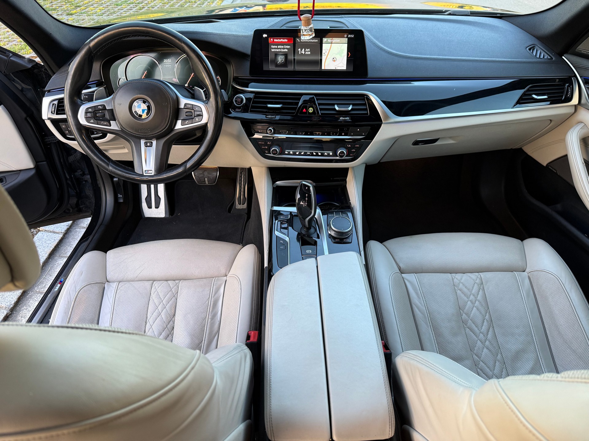 BMW 540i xDrive Sport Line Steptronic-image-8