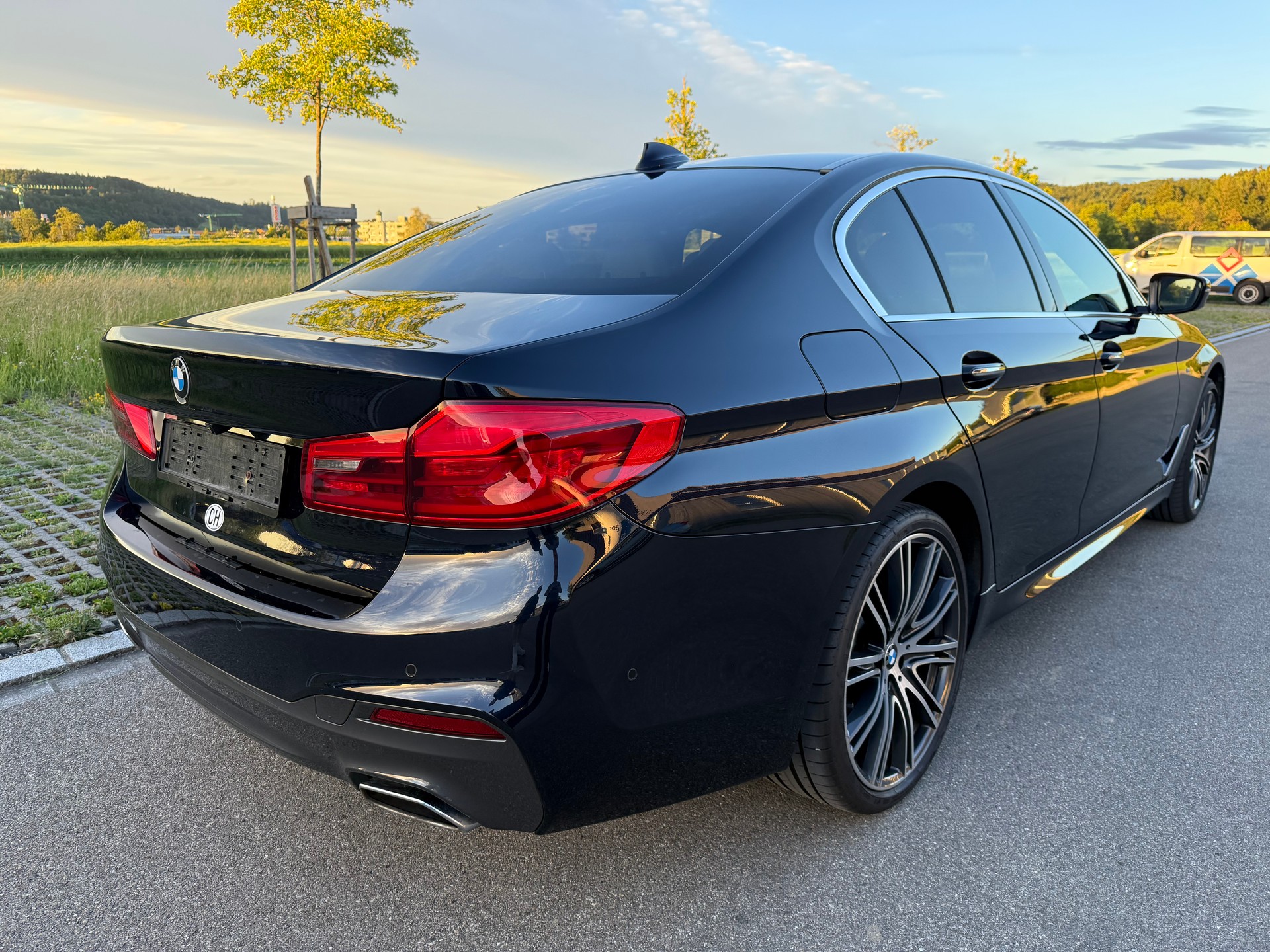 BMW 540i xDrive Sport Line Steptronic-image-6