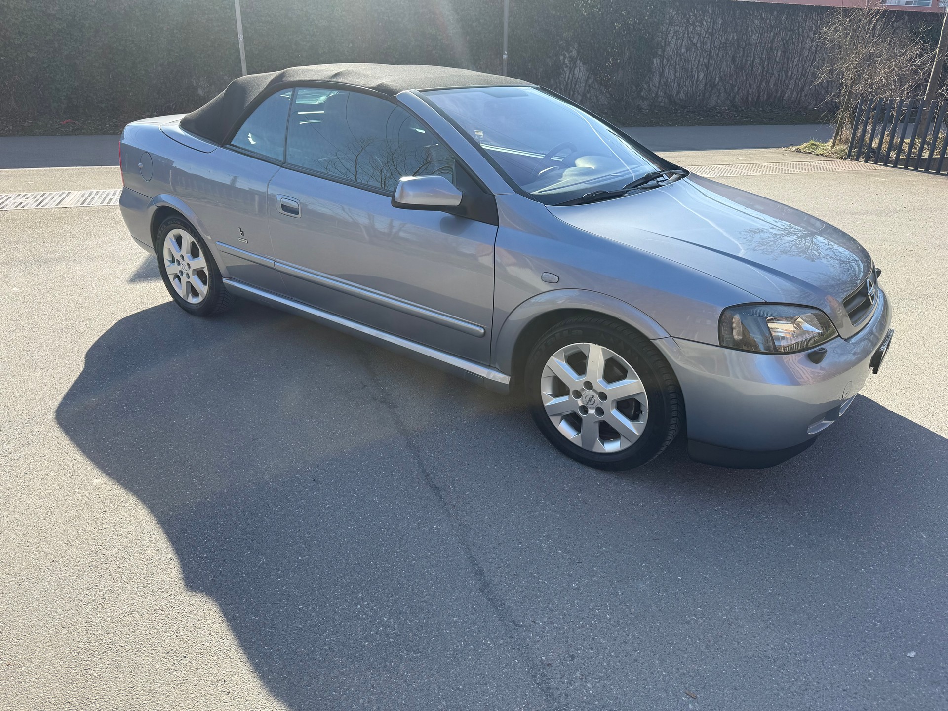 OPEL Astra Cabriolet 2.2i 16V Linea Rossa-image-4