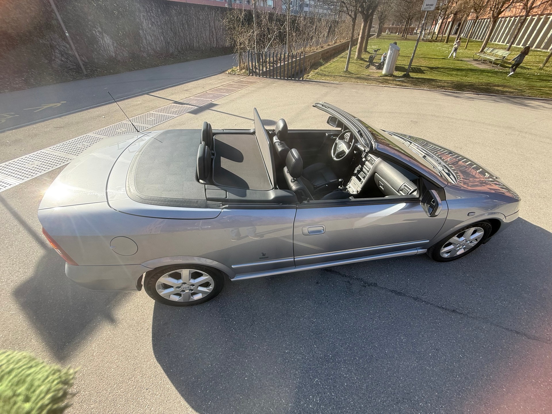 OPEL Astra Cabriolet 2.2i 16V Linea Rossa-image-22