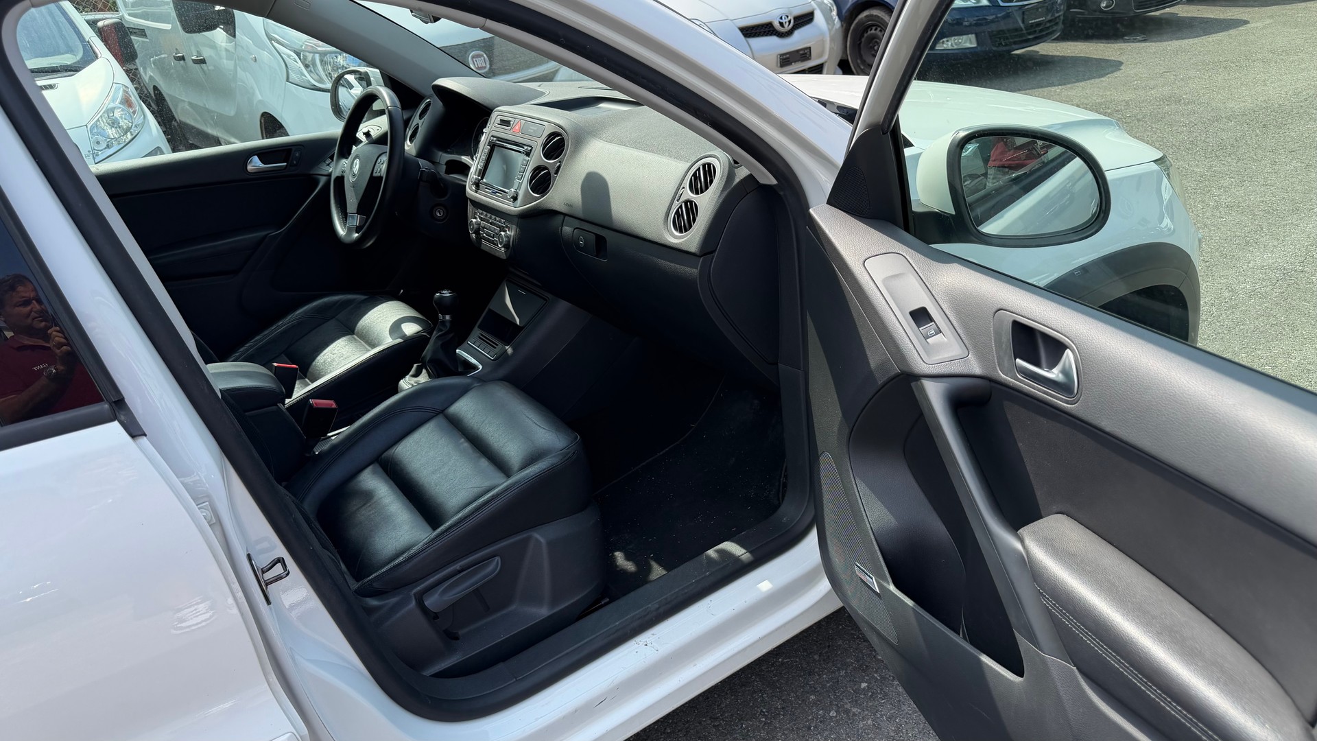 VW Tiguan 2.0 TSI Track&Field-image-4