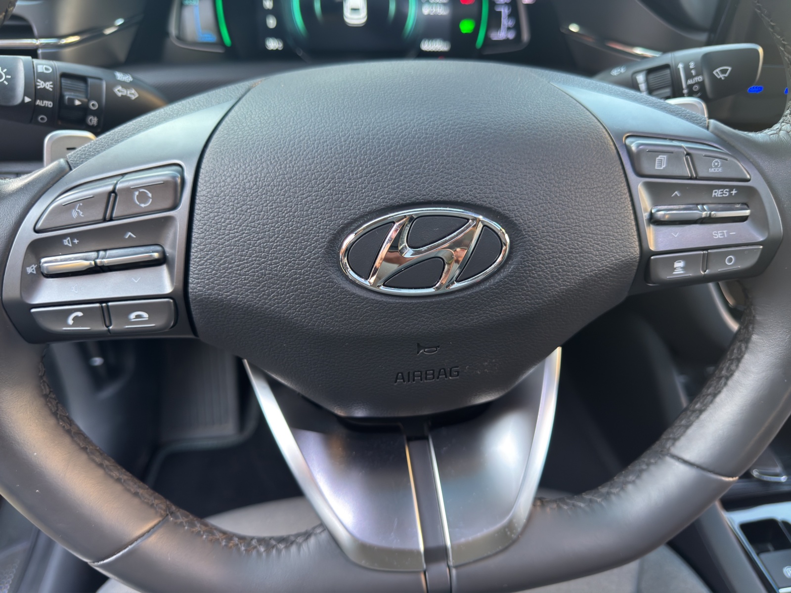 HYUNDAI IONIQ * Frisch ab MFK, Service & Garantie – 1. Hand, Top Zustand-image-23
