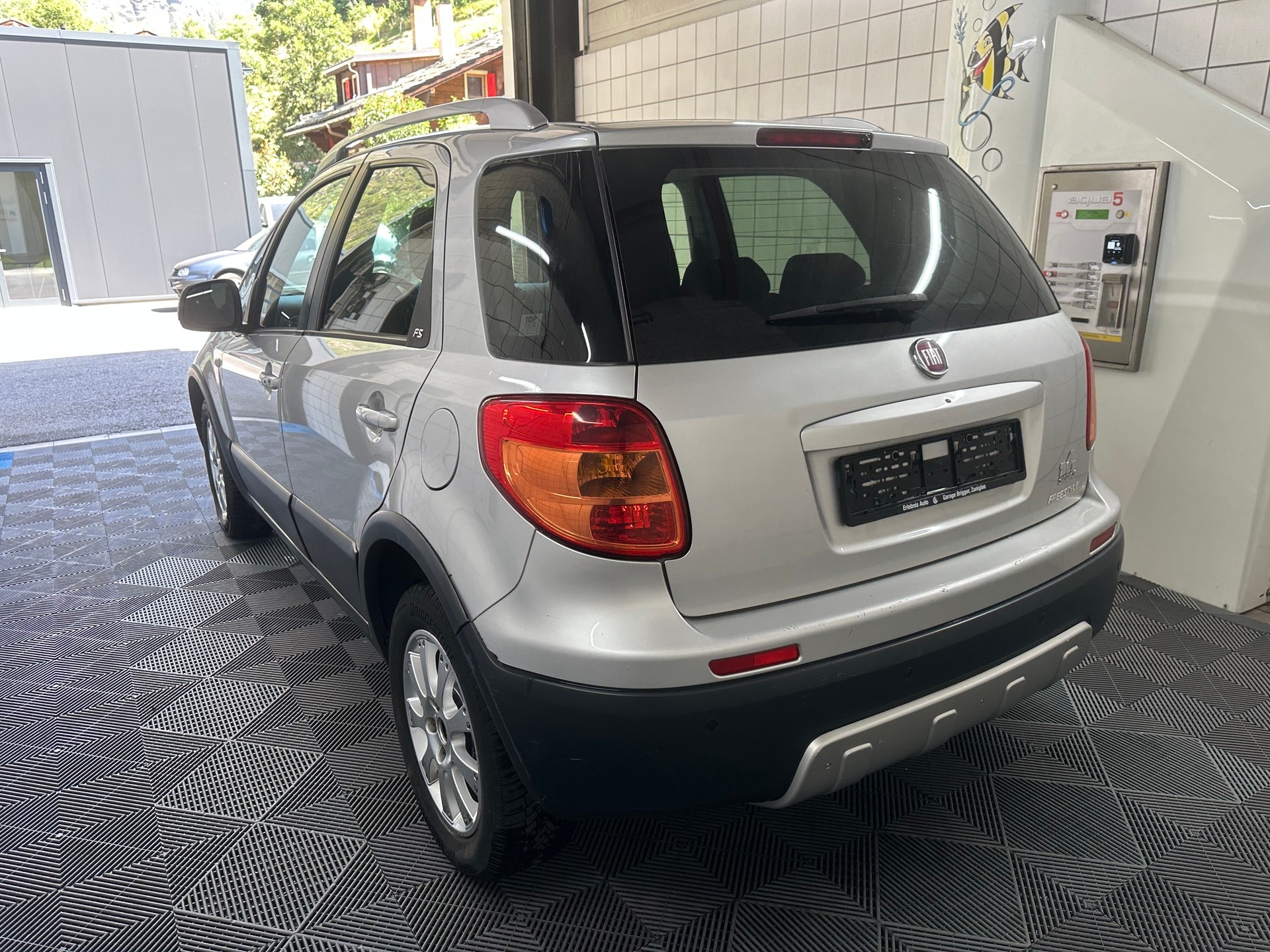 FIAT Sedici 2.0JTD 4WD Freestyle-image-3