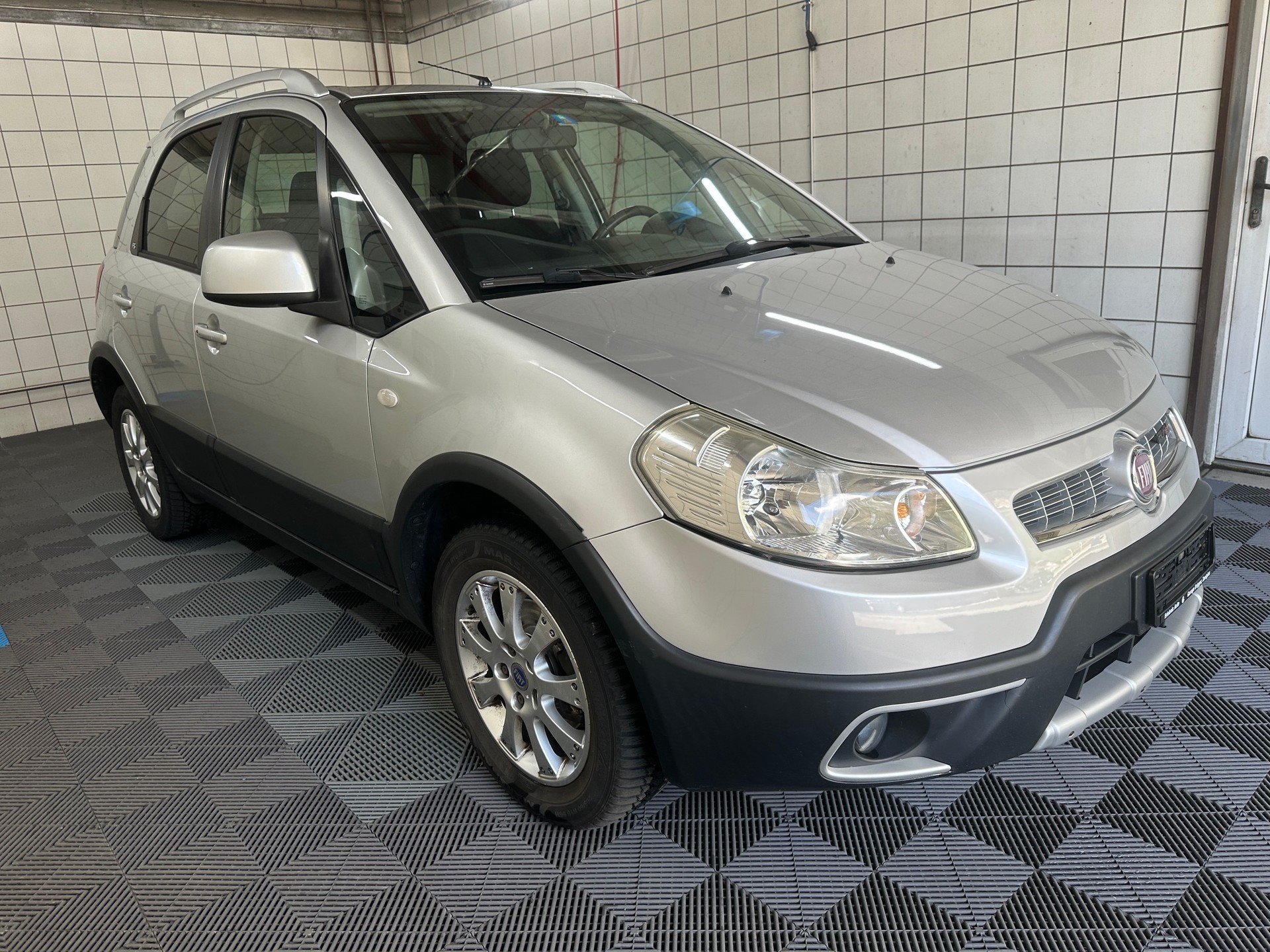 FIAT Sedici 2.0JTD 4WD Freestyle-image-2