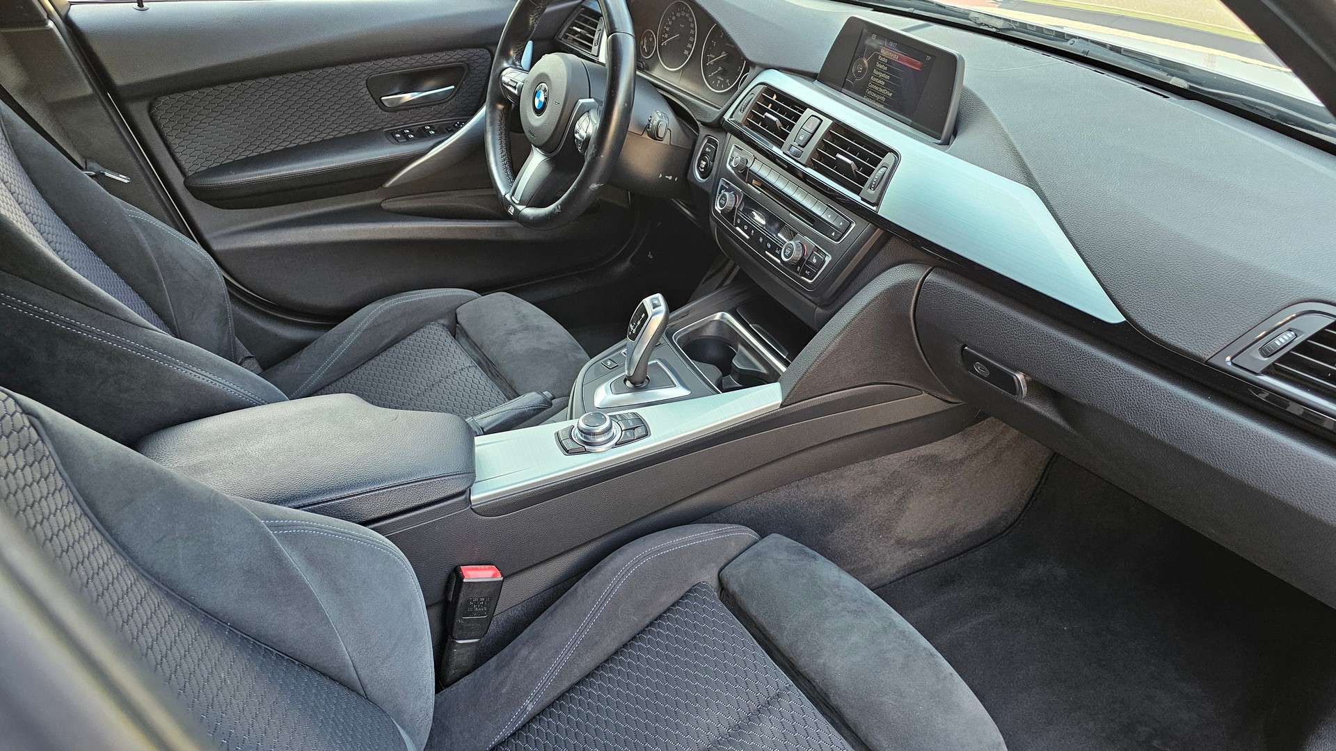BMW 328i Touring Steptronic-image-12