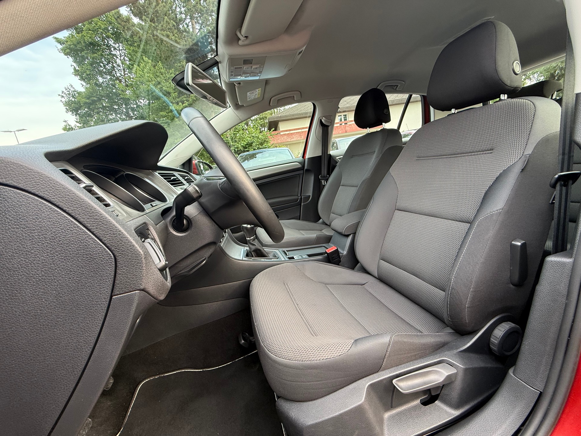 VW Golf 1.0 TSI BlueMotion Comfortline-image-9