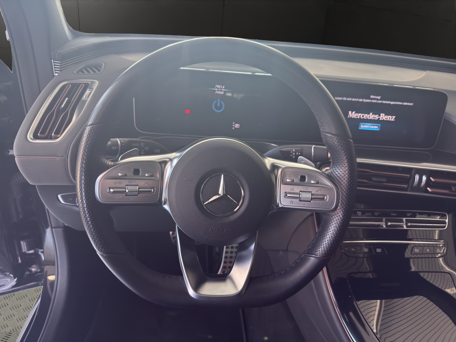 MERCEDES-BENZ EQC 400 AMG Line 4Matic-image-8