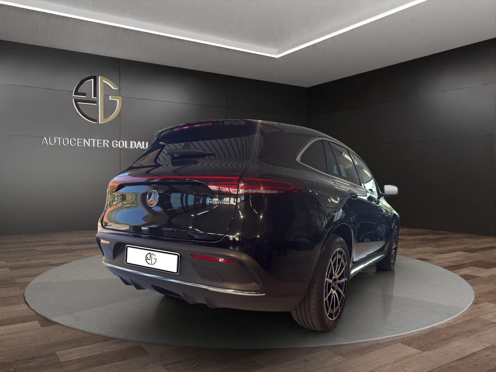 MERCEDES-BENZ EQC 400 AMG Line 4Matic-image-3