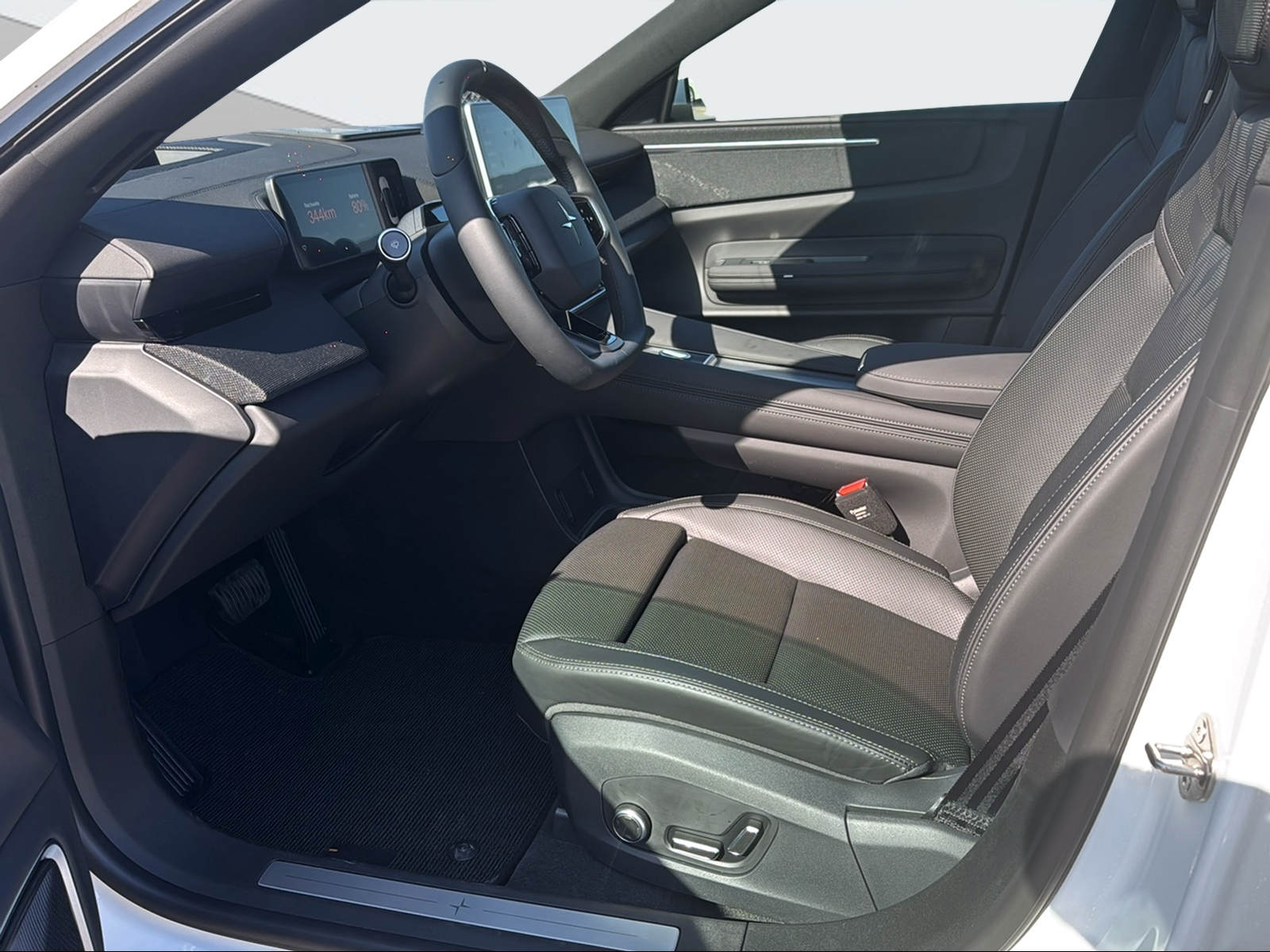 POLESTAR 4 Long Range Dual Motor-image-9