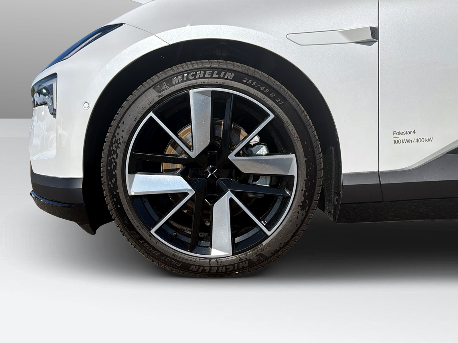 POLESTAR 4 Long Range Dual Motor-image-8