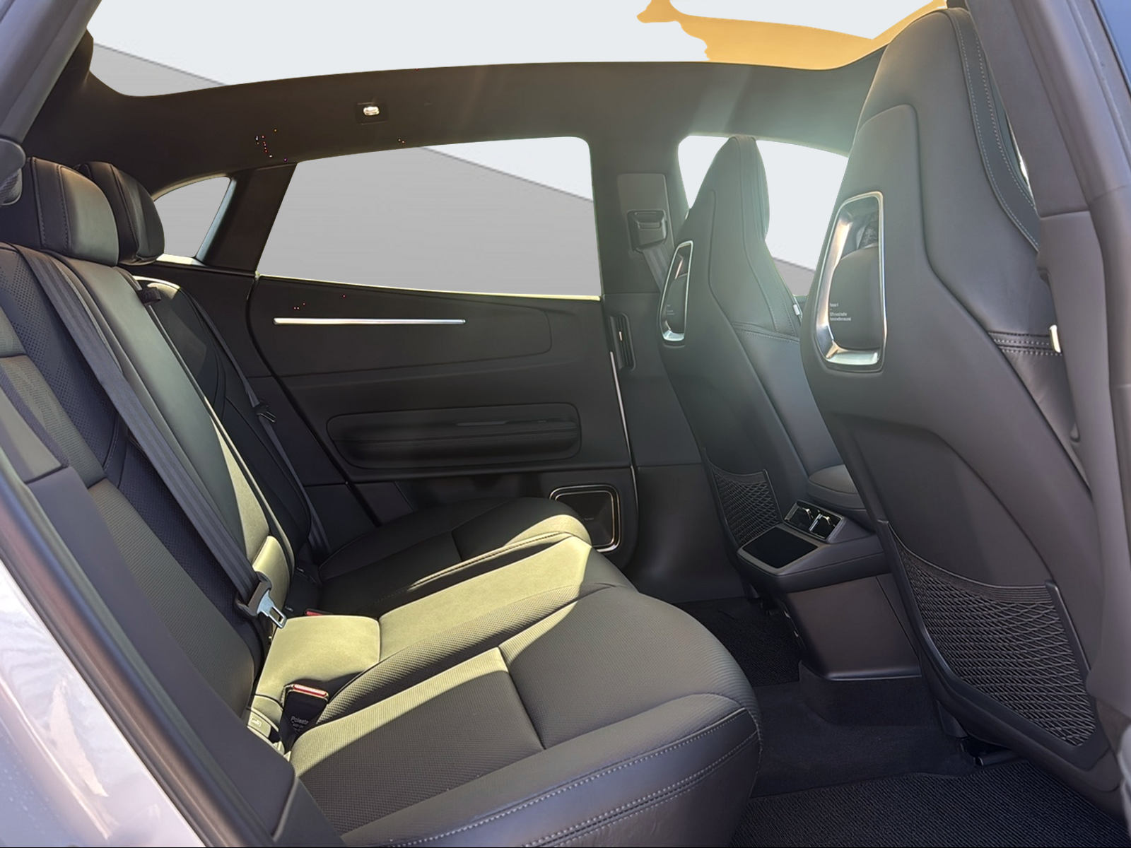 POLESTAR 4 Long Range Dual Motor-image-10