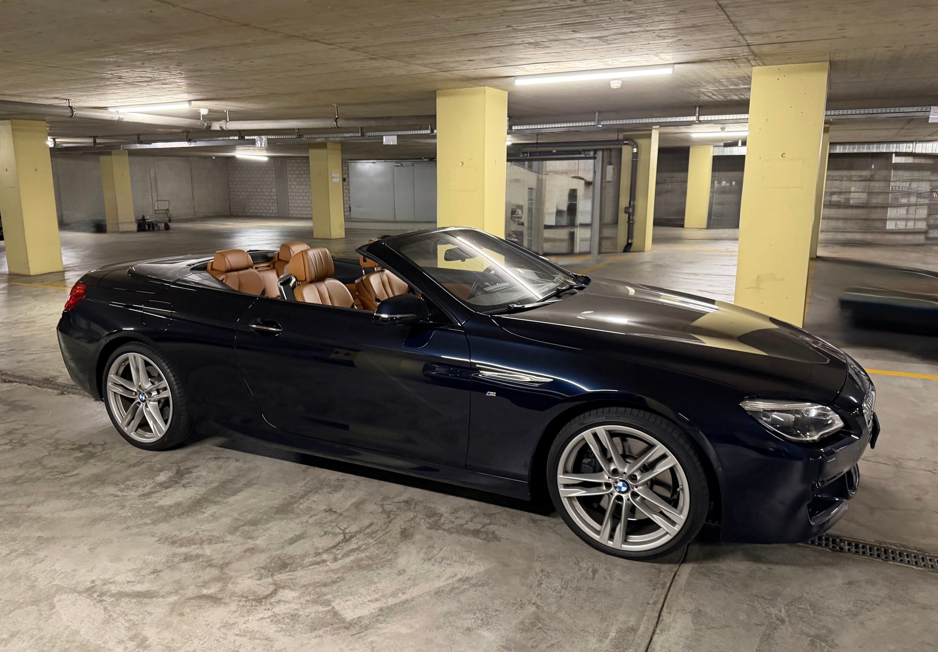 BMW 650i Cabrio xDrive-image-6