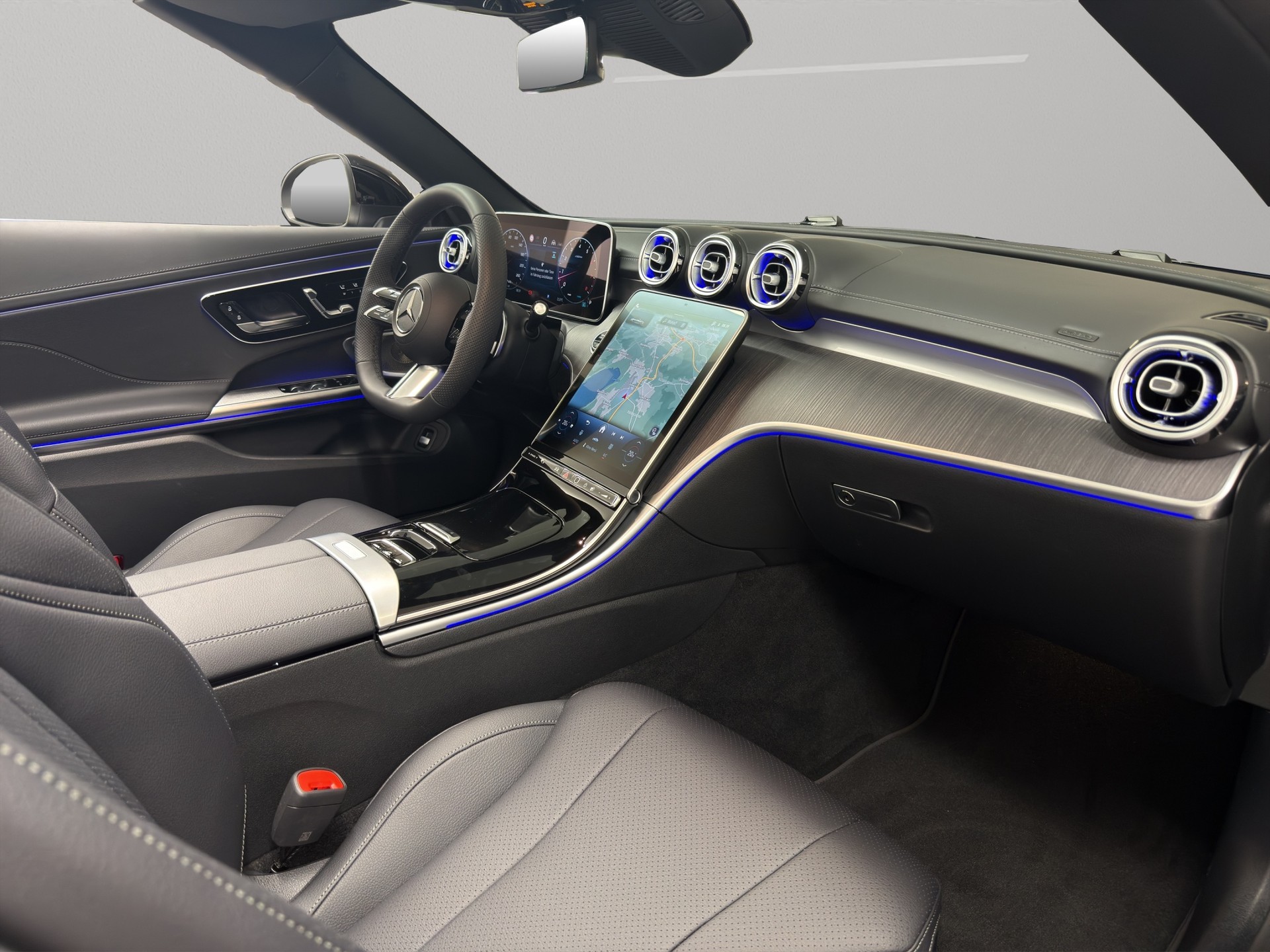 MERCEDES-BENZ CLE 450 AMG Line 4matic Cabriolet-image-10