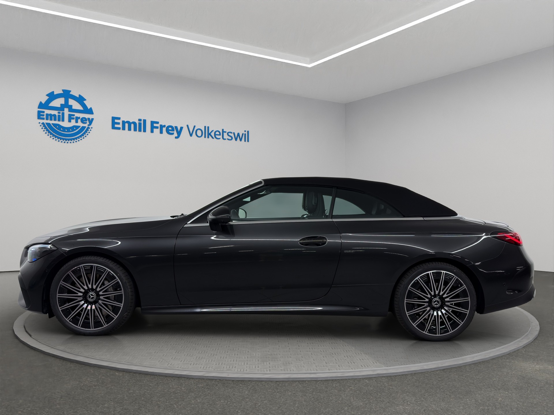 MERCEDES-BENZ CLE 450 AMG Line 4matic Cabriolet-showroom-element-1