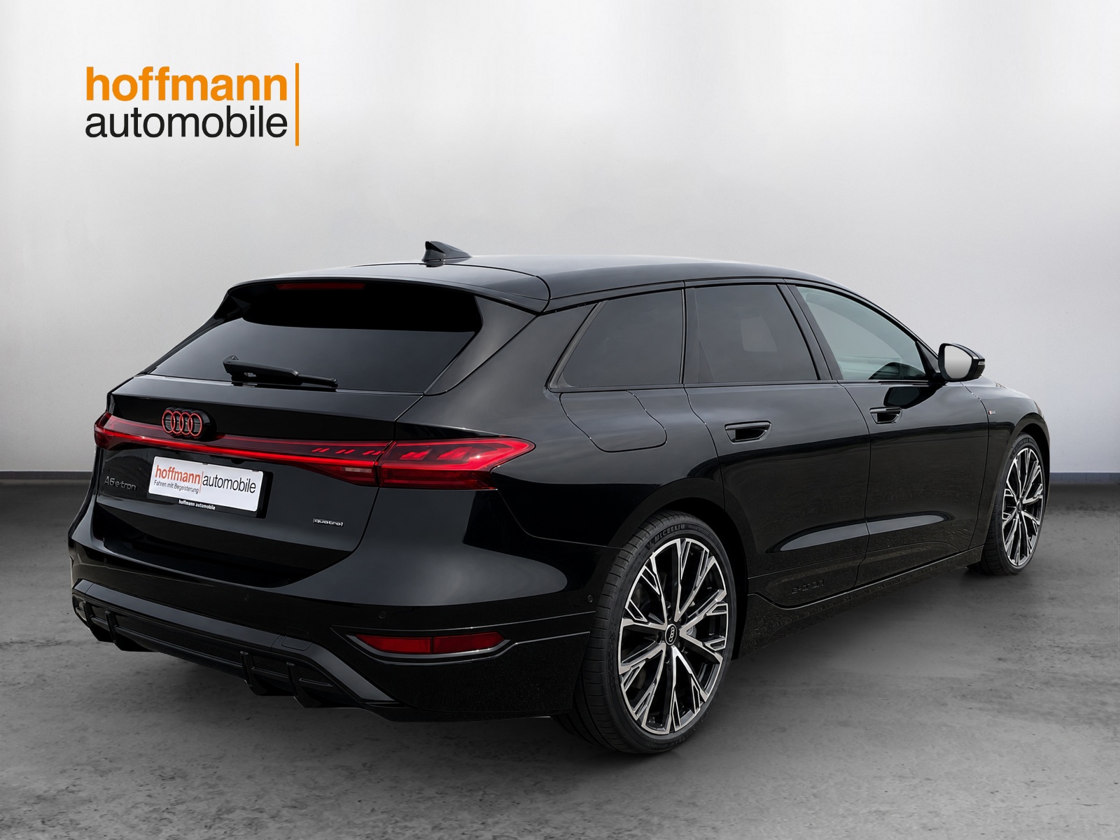 AUDI A6 Avant e-tron quattro-showroom-element-3