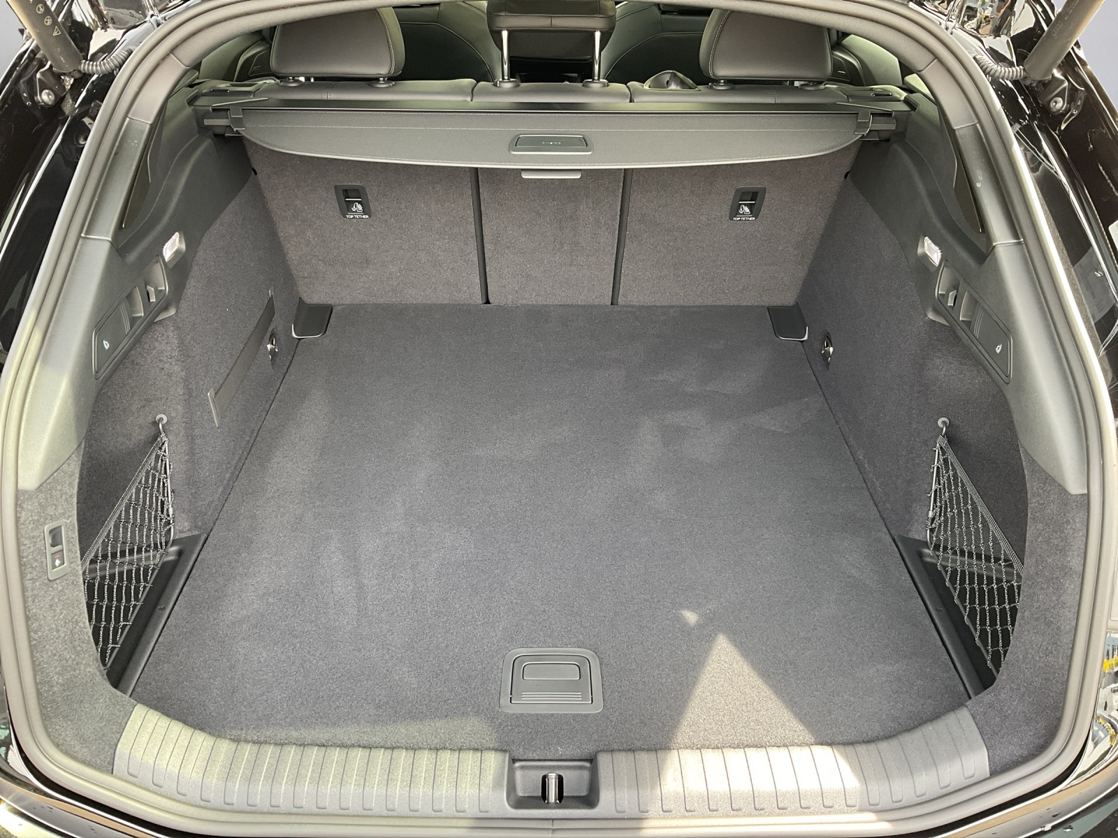 AUDI A6 Avant e-tron quattro-image-11