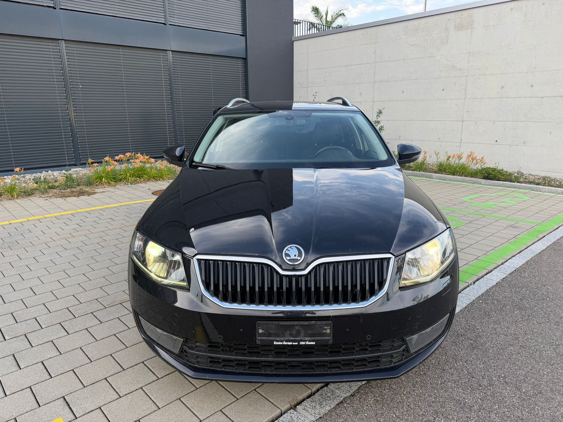 SKODA Octavia Combi 1.8 TSI Ambition 4x4 DSG-image-0