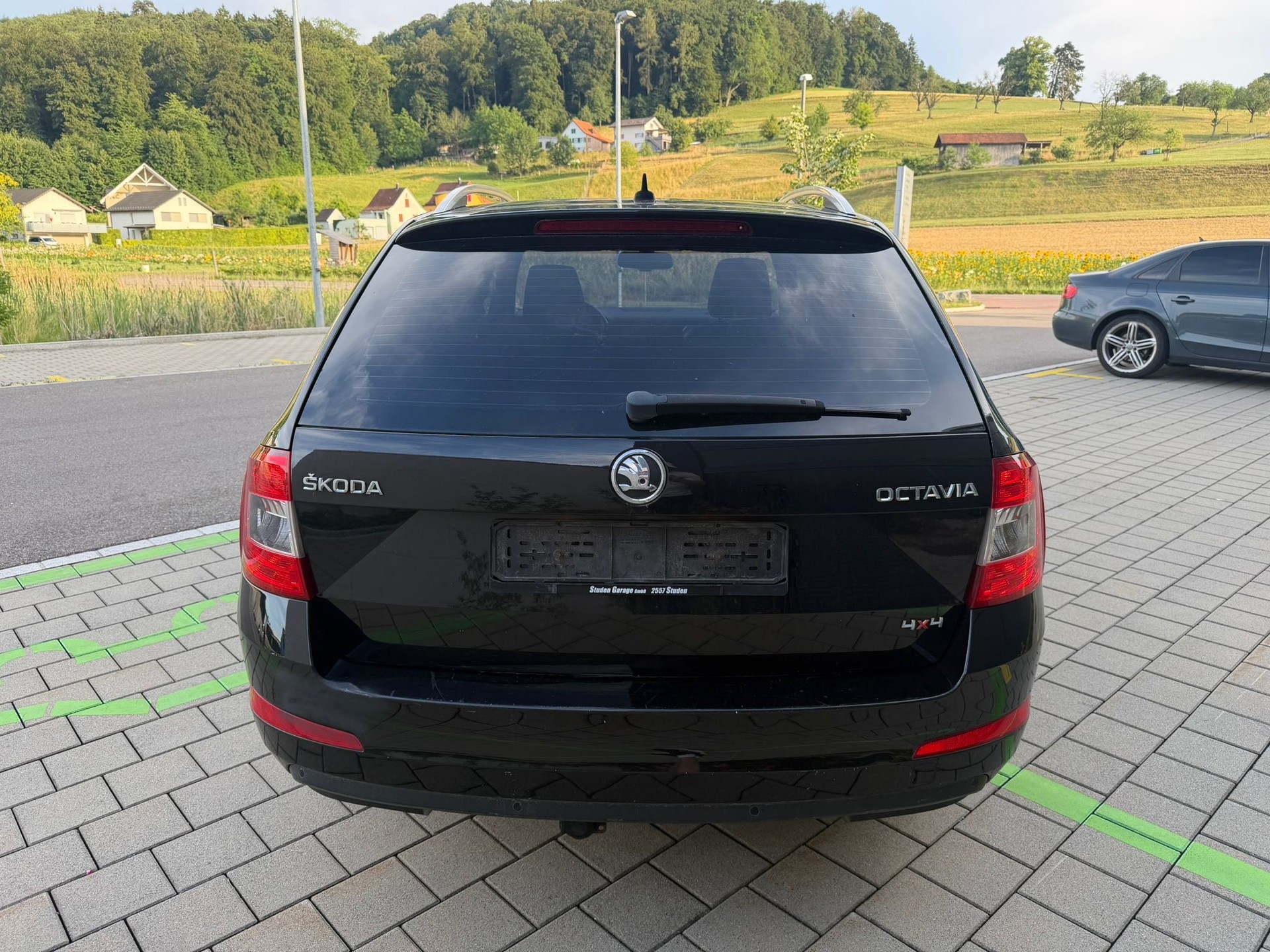 SKODA Octavia Combi 1.8 TSI Ambition 4x4 DSG-image-4
