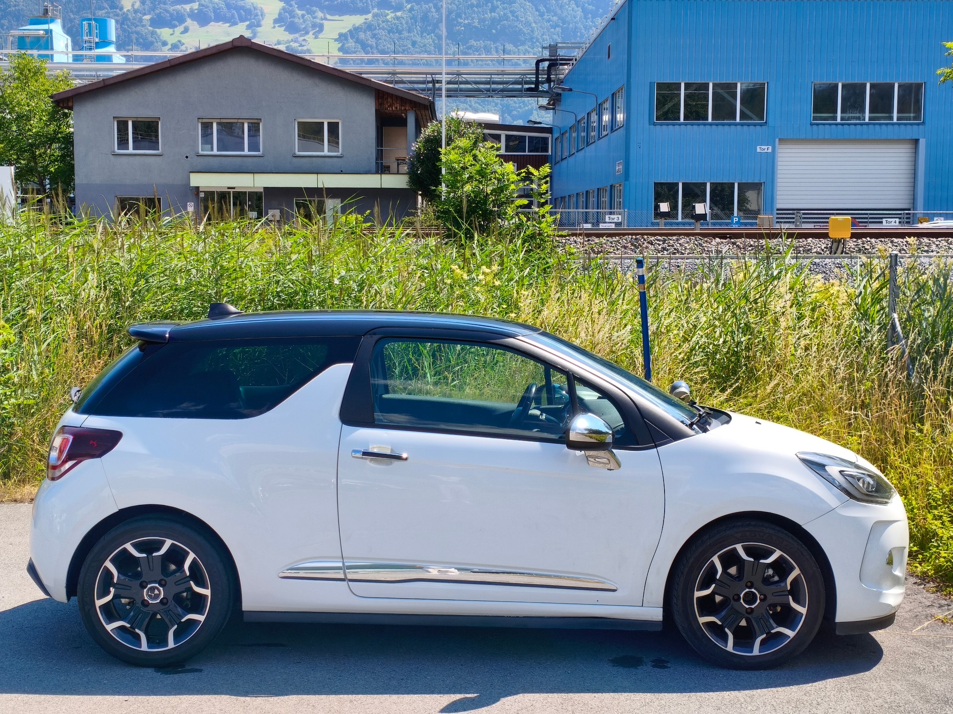 DS AUTOMOBILES DS3 1.6 16V BlueHDi Sport Chic-image-4