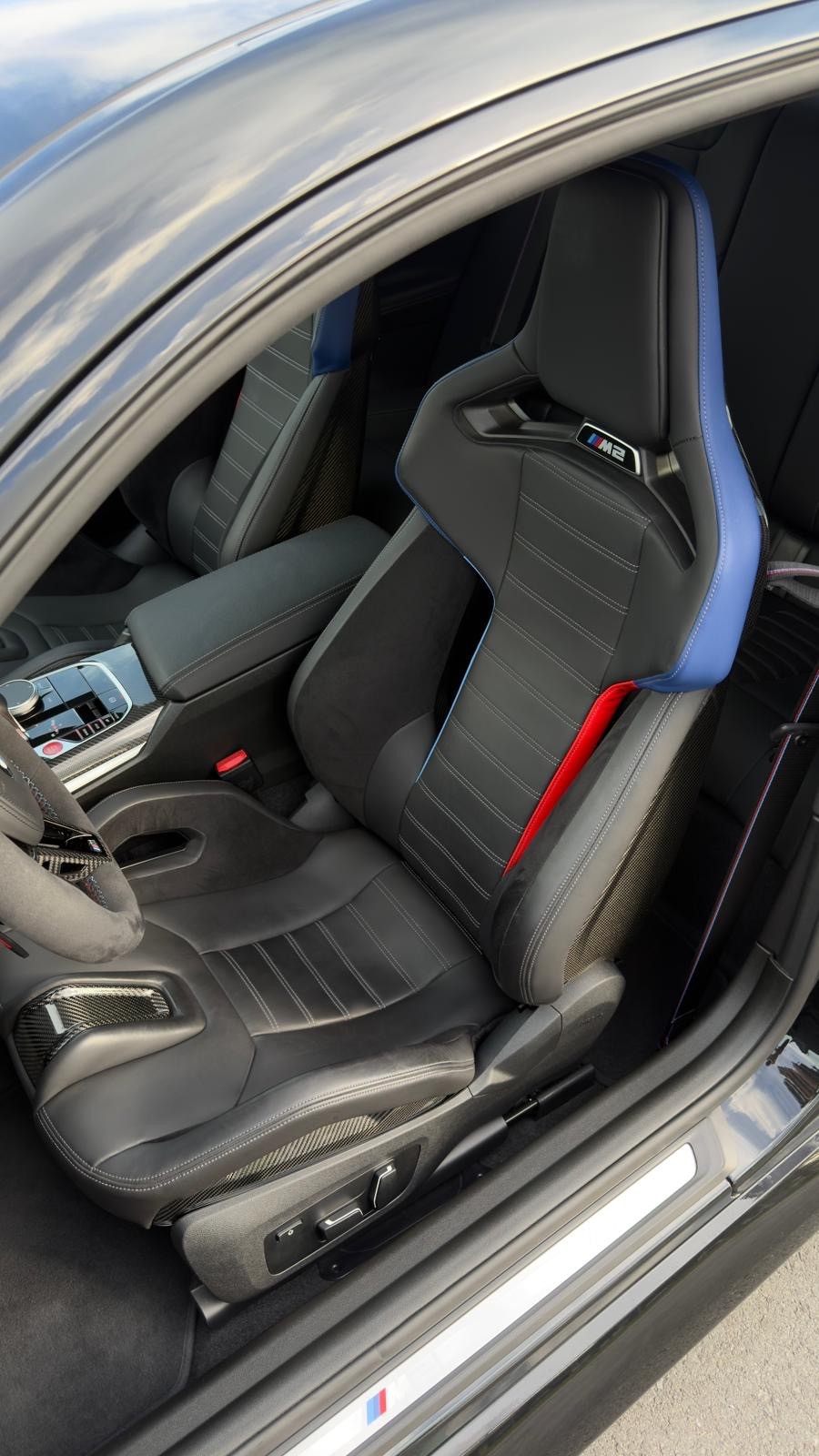 BMW M2 Steptronic LCI / Carbon Schalensitze-image-4