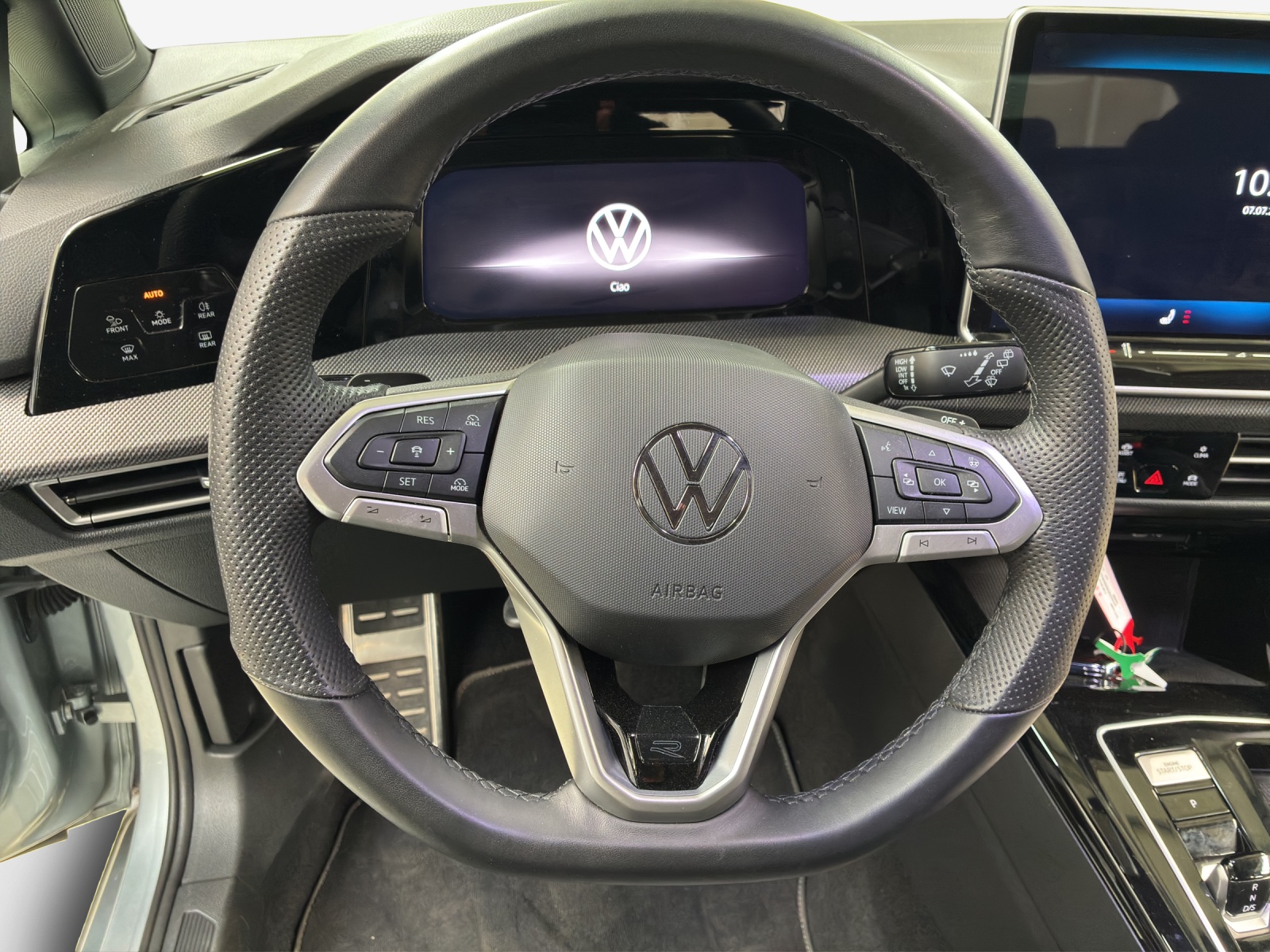 VW Golf Variant 2.0 TSI R-Line DSG 4 Motion-image-9