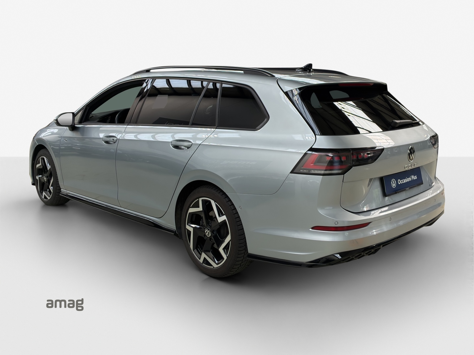 VW Golf Variant 2.0 TSI R-Line DSG 4 Motion-image-2