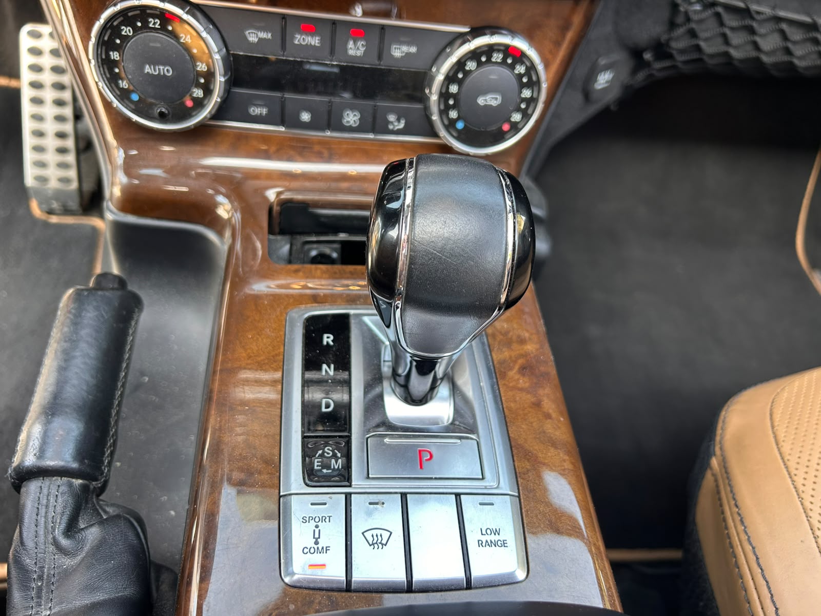MERCEDES-BENZ G 500-image-10