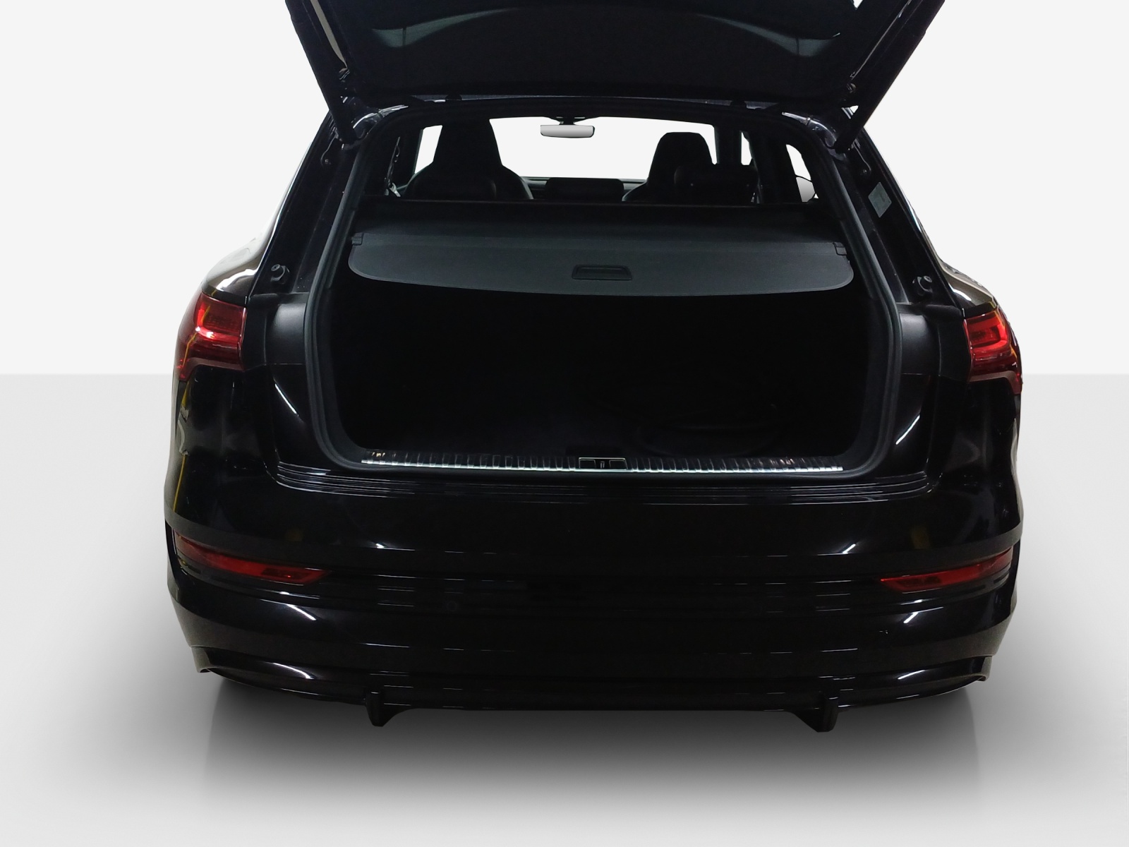 AUDI e-tron 55 S Line quattro-image-13