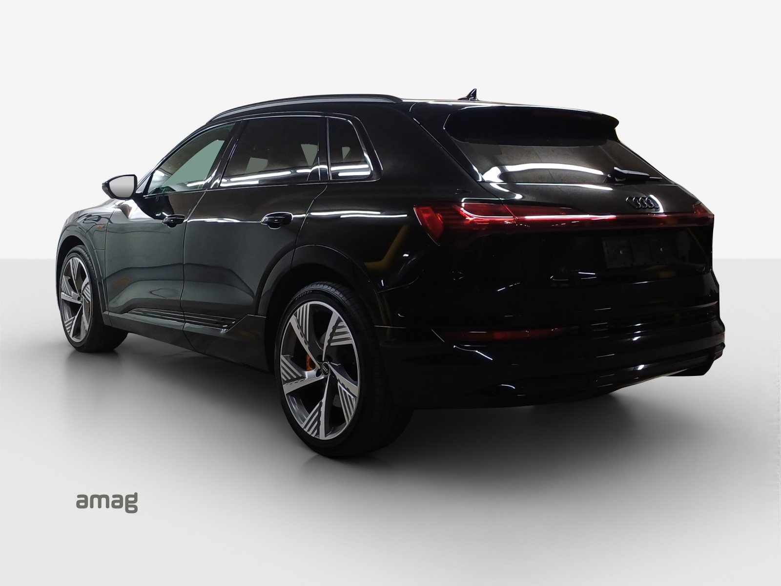 AUDI e-tron 55 S Line quattro-image-2