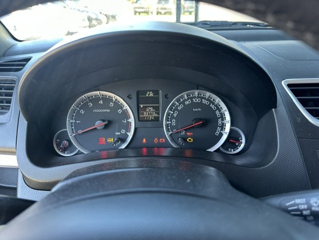 SUZUKI Swift 1.2i 16V Unico 4x4-image-5