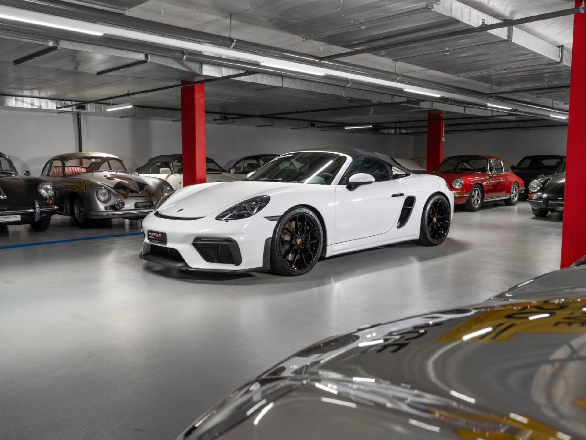 PORSCHE 718 Spyder-image-8