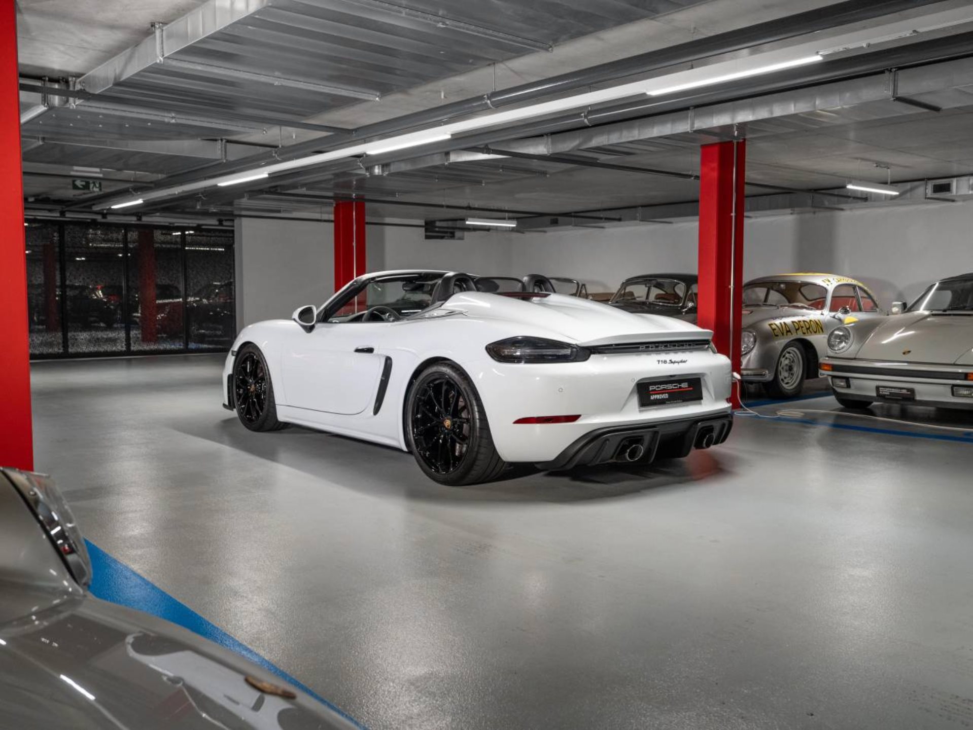 PORSCHE 718 Spyder-image-2