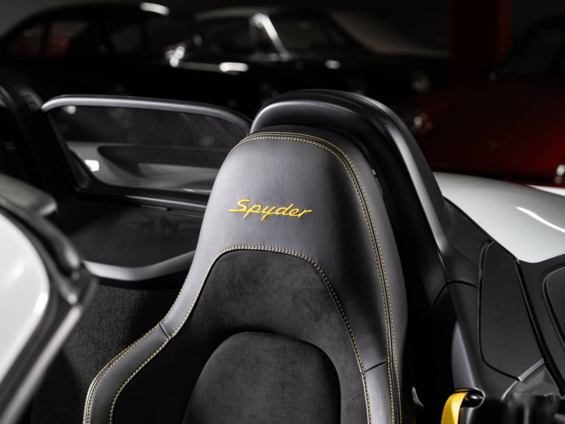 PORSCHE 718 Spyder-image-18