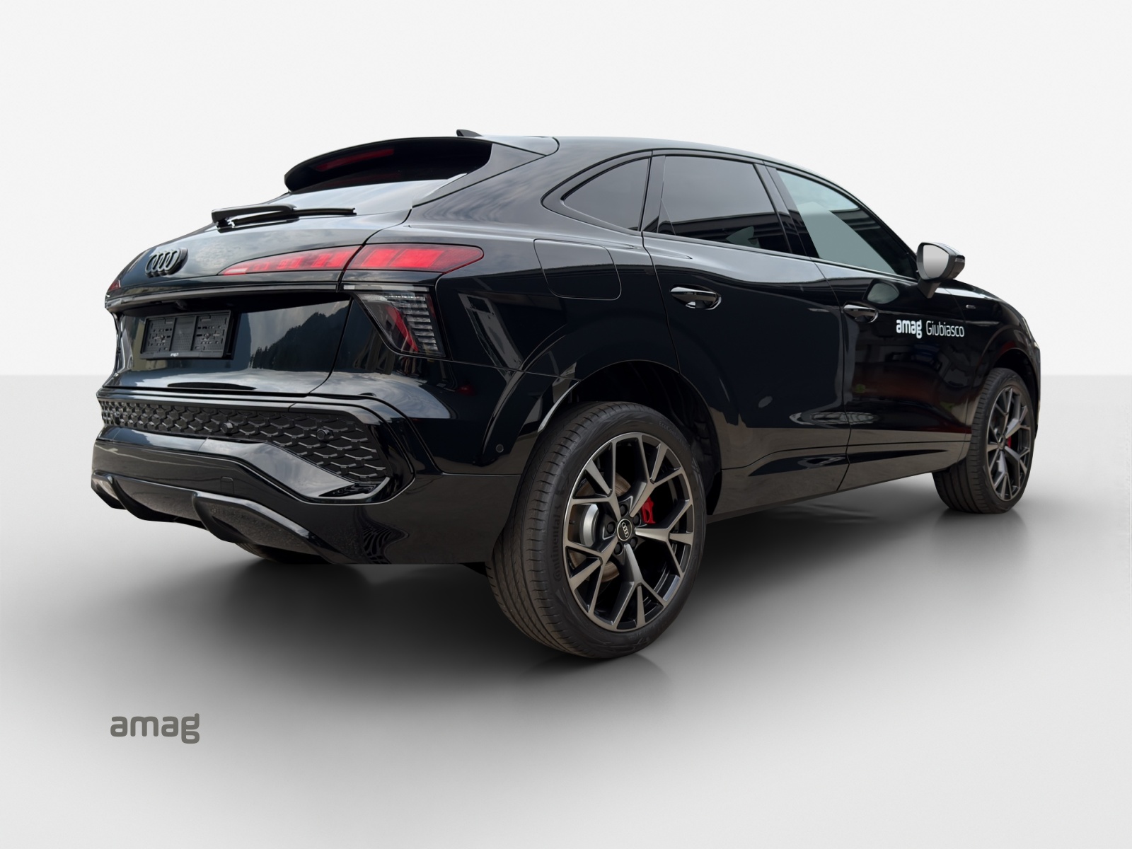 AUDI Q3 Sportback e-hybrid 200 kW S tronig-image-4