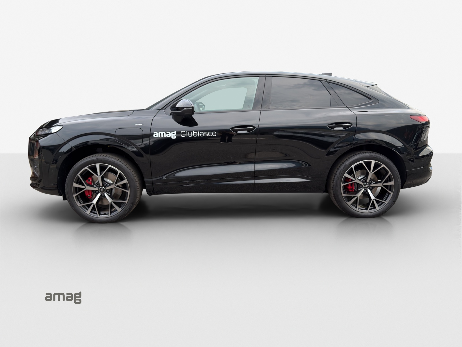 AUDI Q3 Sportback e-hybrid 200 kW S tronig-showroom-element-1