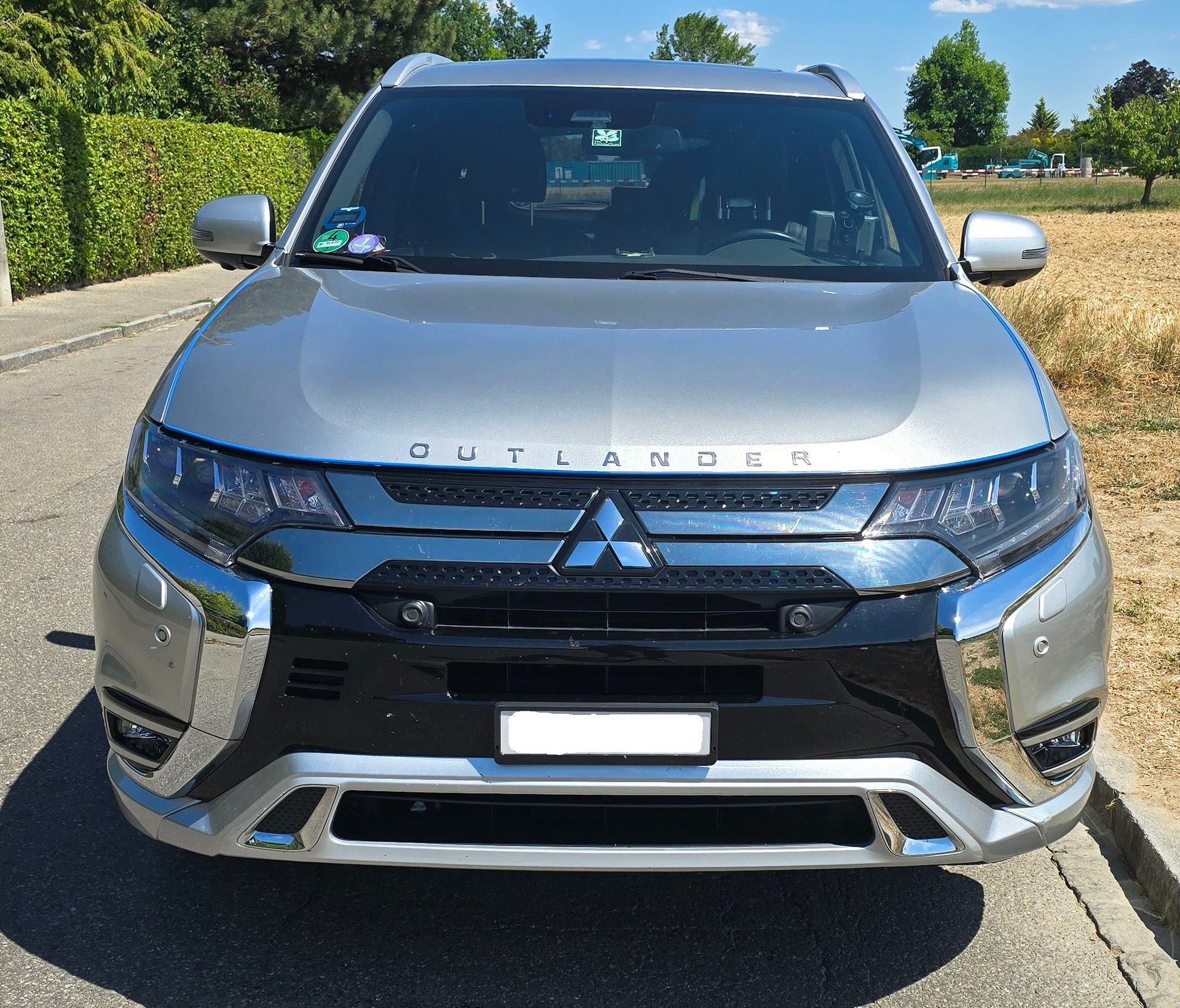 MITSUBISHI 2.4 PHEV Diamond-image-1